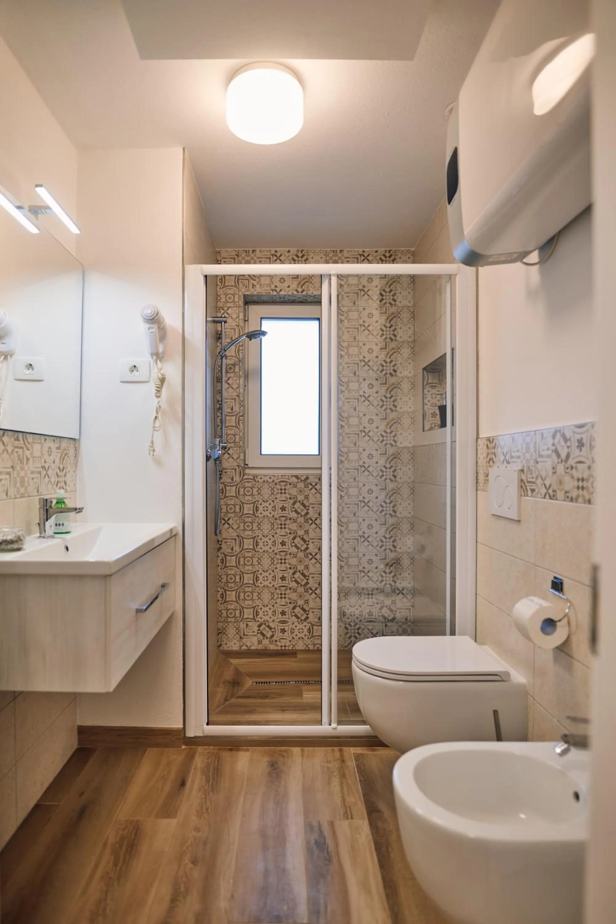 Shower in Shamarè Resort ****