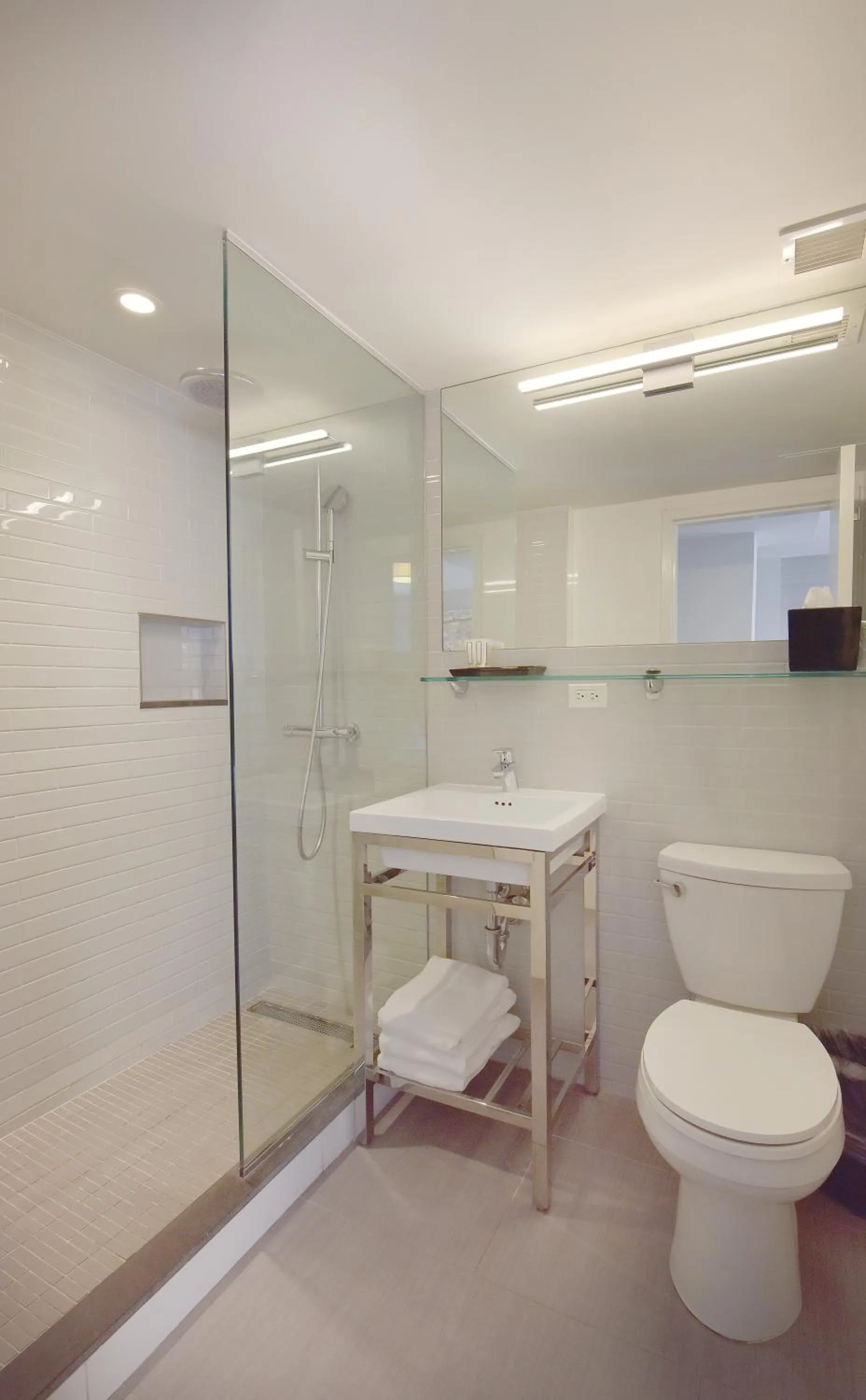 Shower in Hotel 32 32