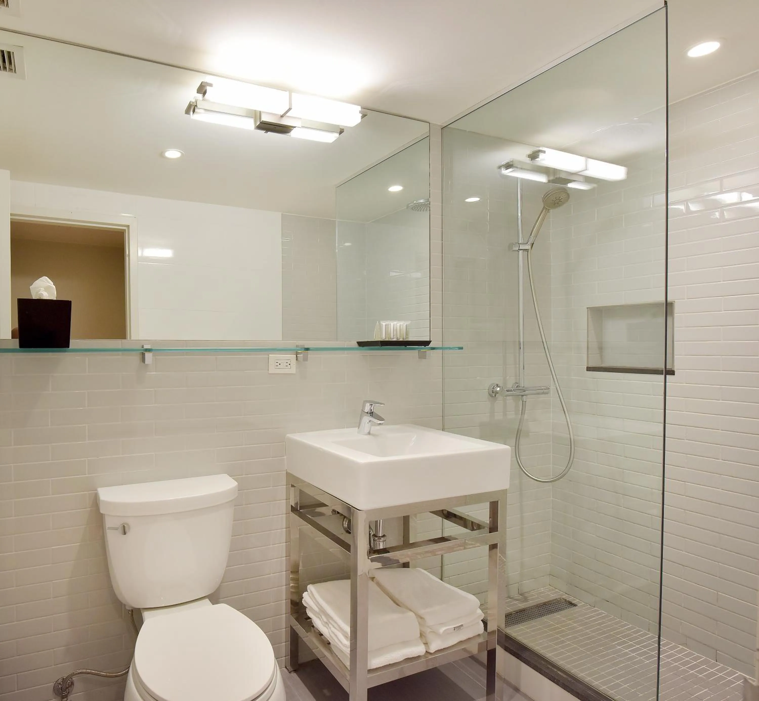 Shower in Hotel 32 32