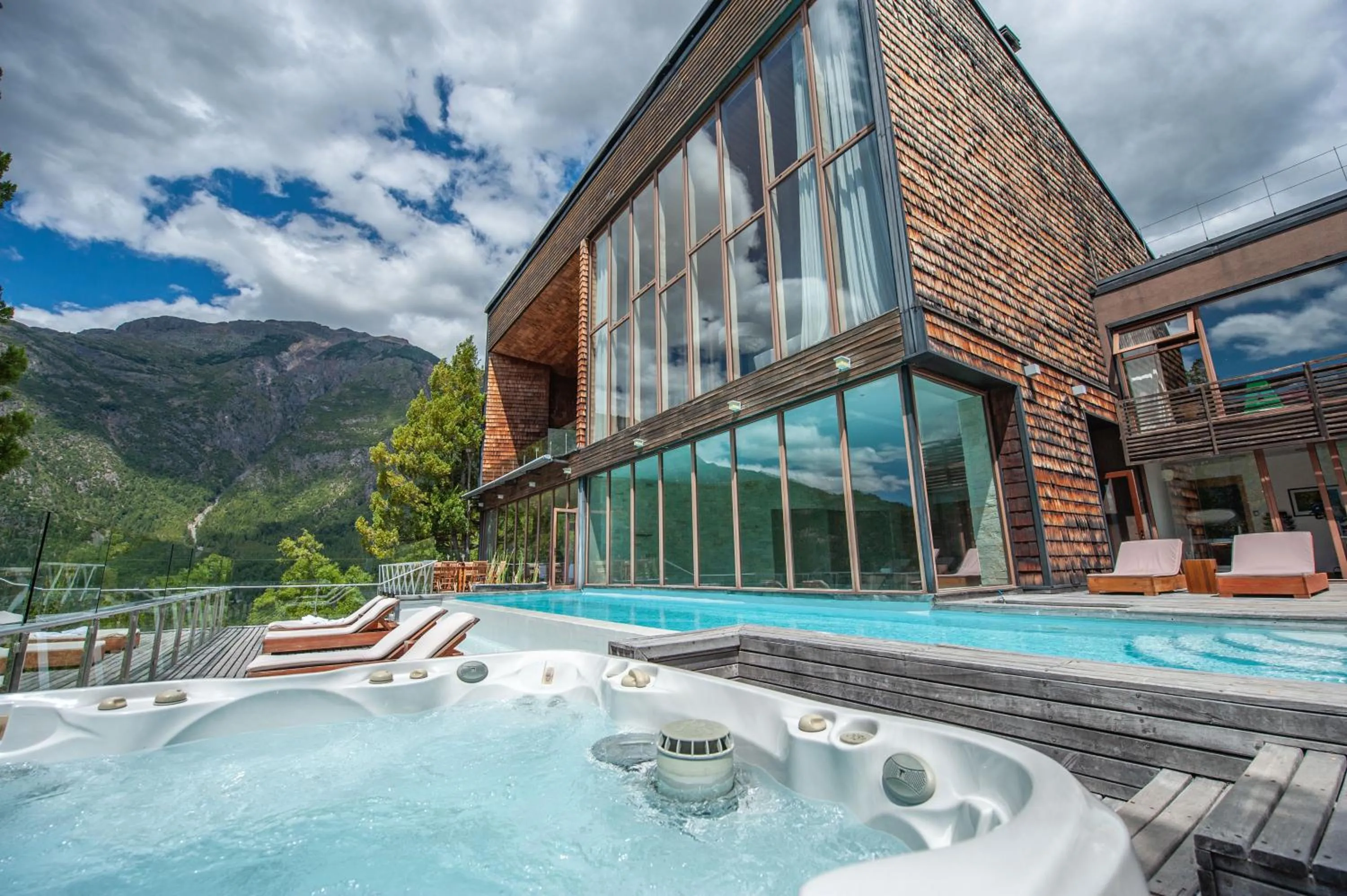 Property building in Uman Lodge Patagonia Chile