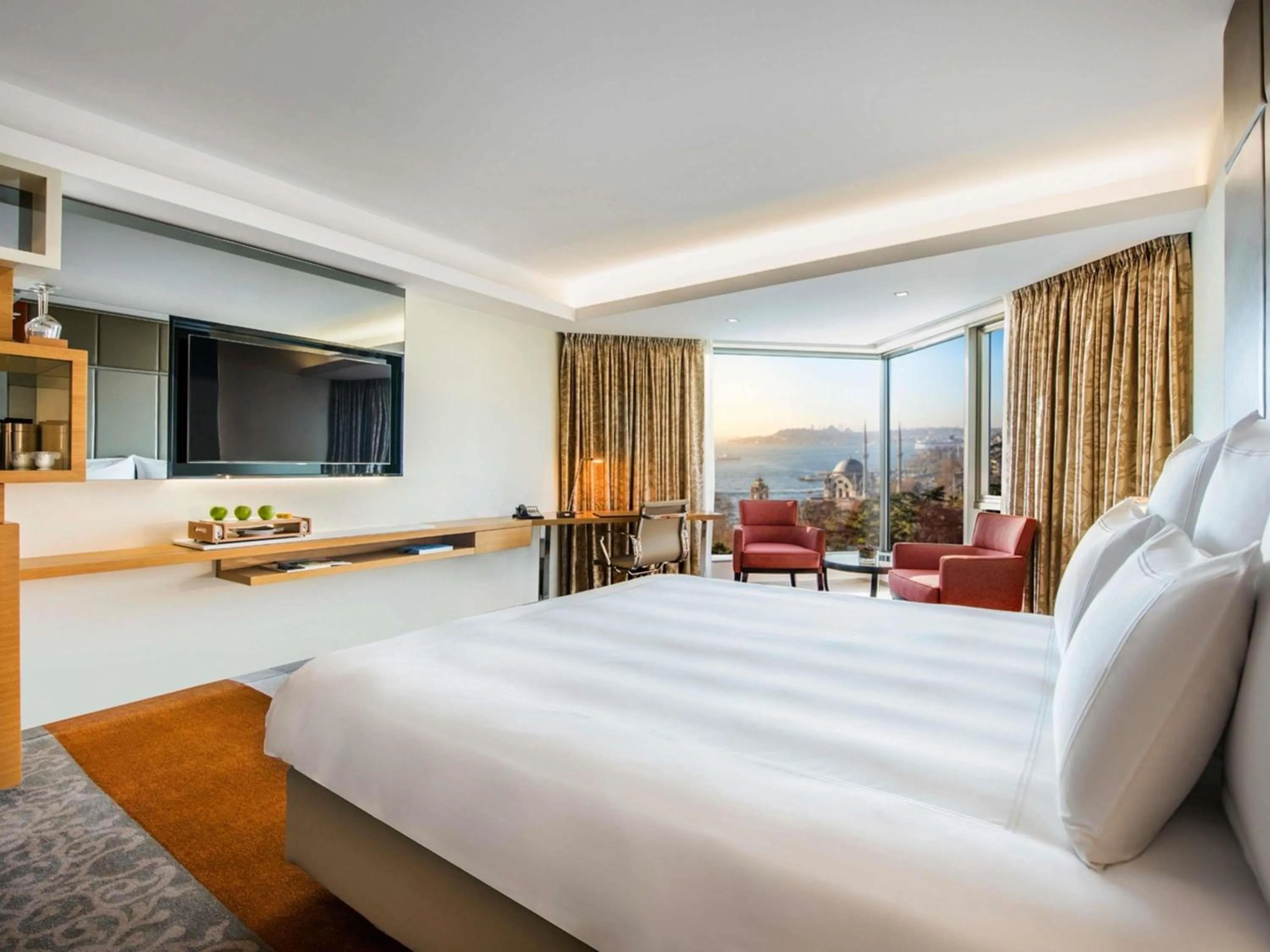 Bedroom, Bed in Swissotel The Bosphorus Istanbul