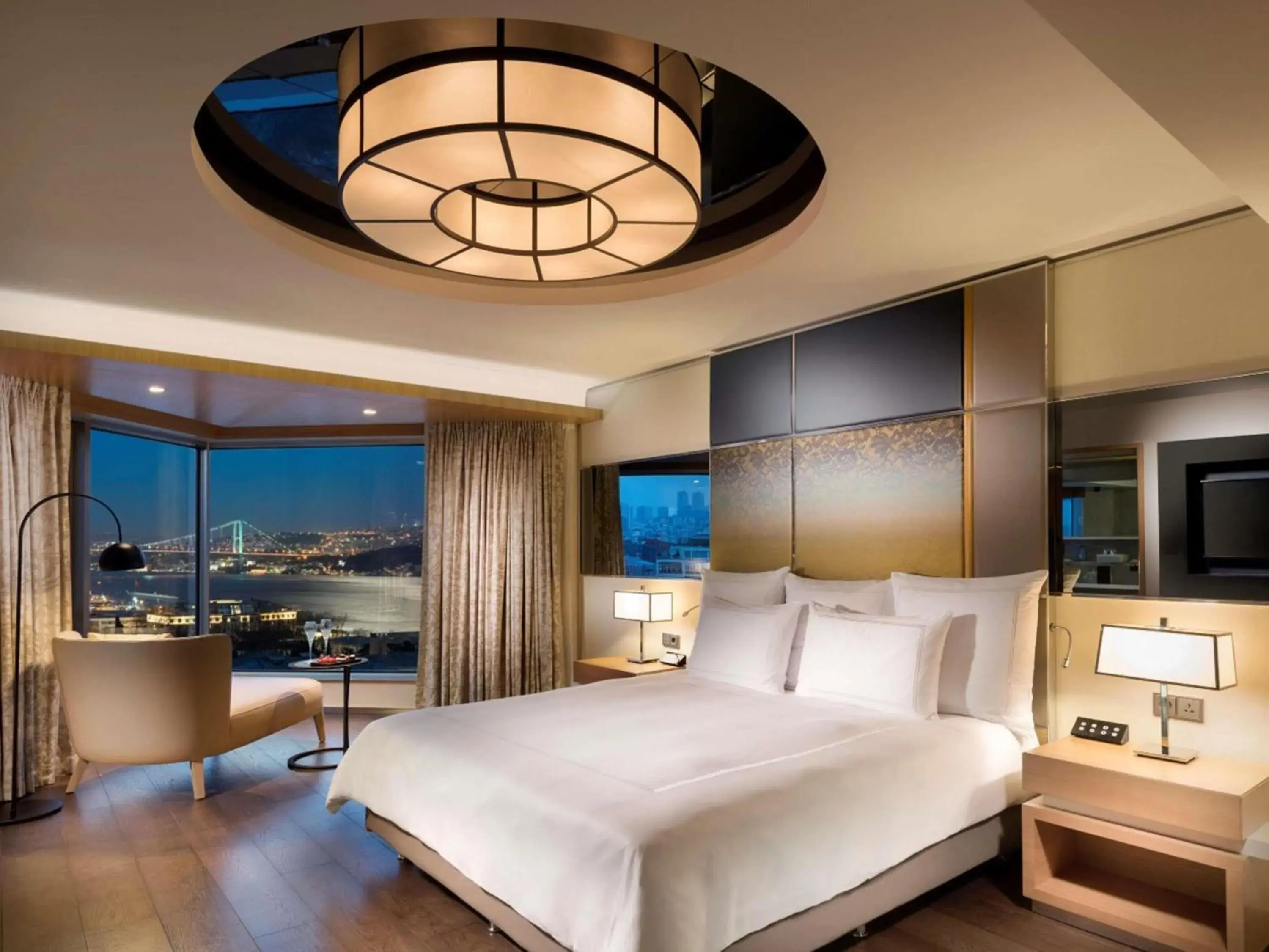 Jacuzzi Suite with Lounge Access in Swissotel The Bosphorus Istanbul Jacuzzi Suite with Lounge Access in Swissotel The Bosphorus Istanbul