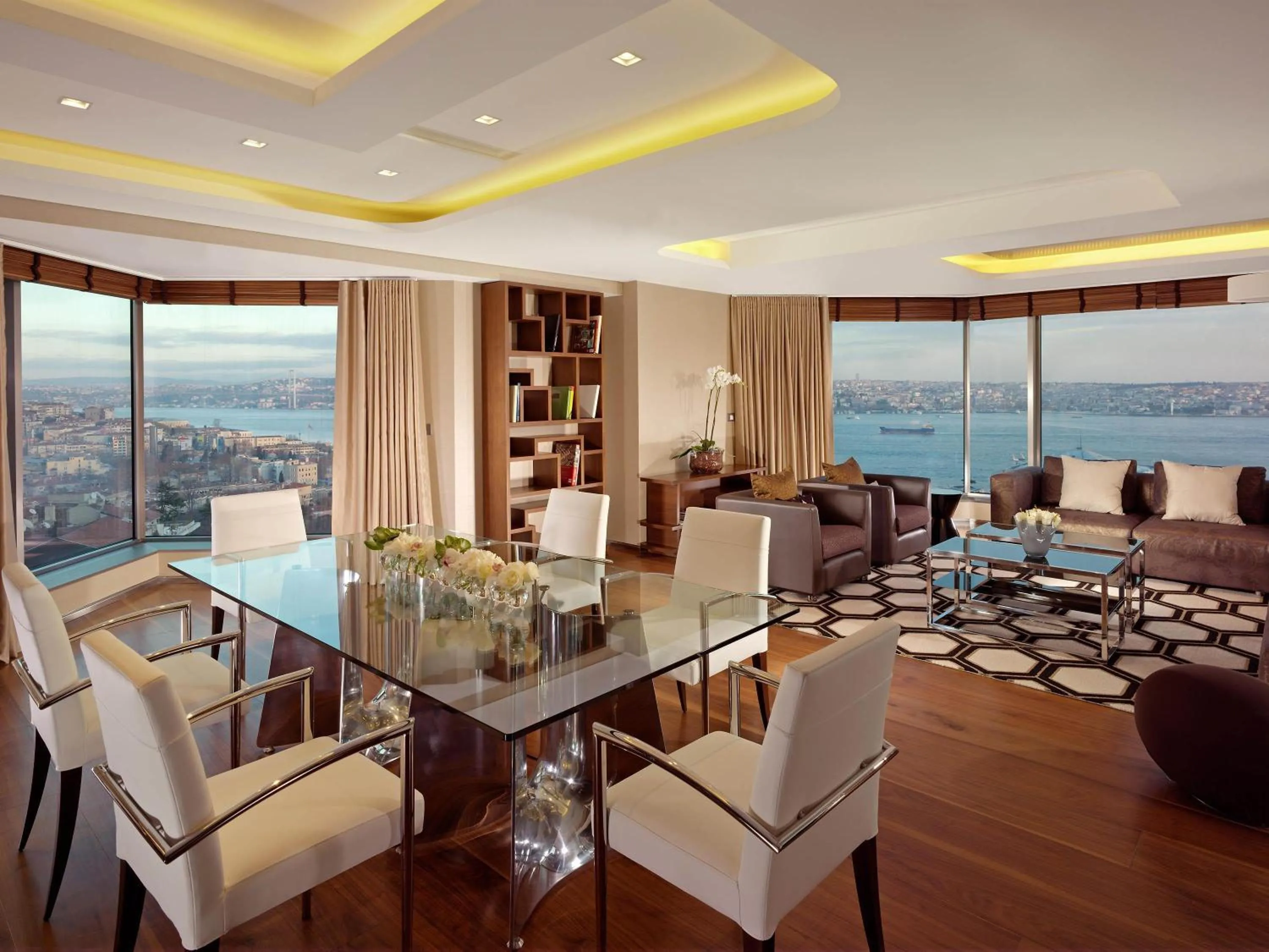 Photo of the whole room in Swissotel The Bosphorus Istanbul