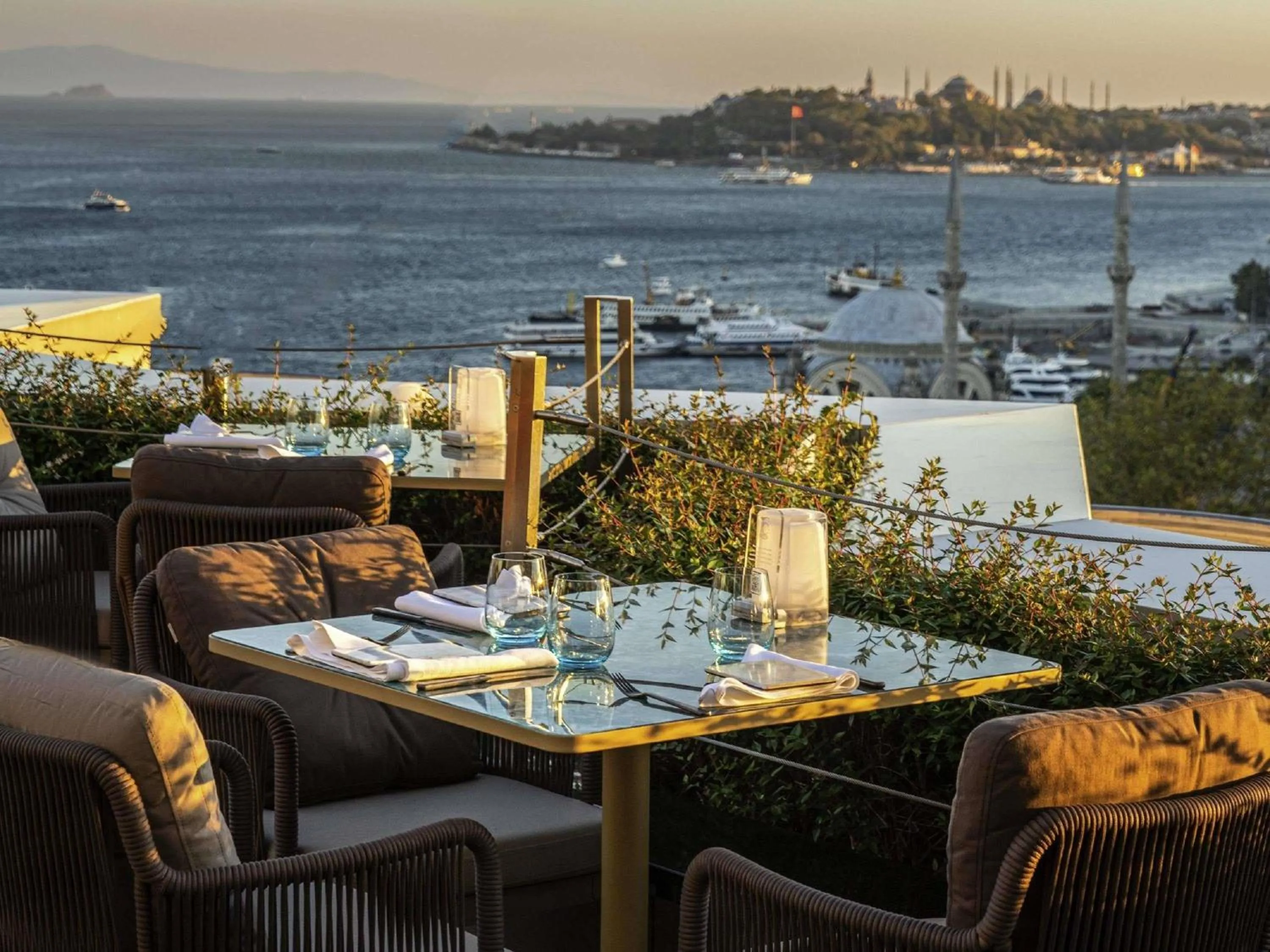 Restaurant/places to eat in Swissotel The Bosphorus Istanbul