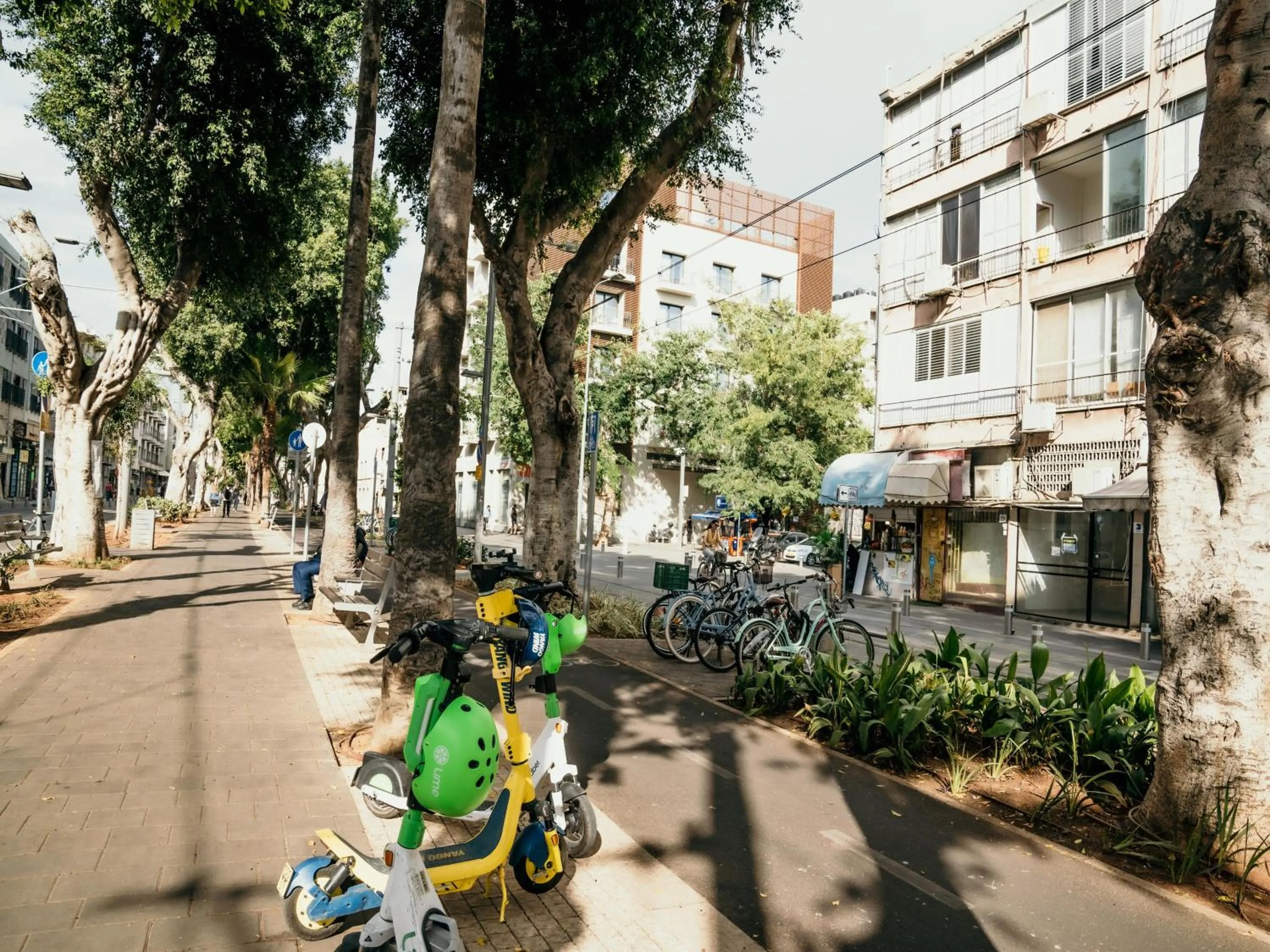 Area and facilities in DeBlox living - Alhambra Apartments