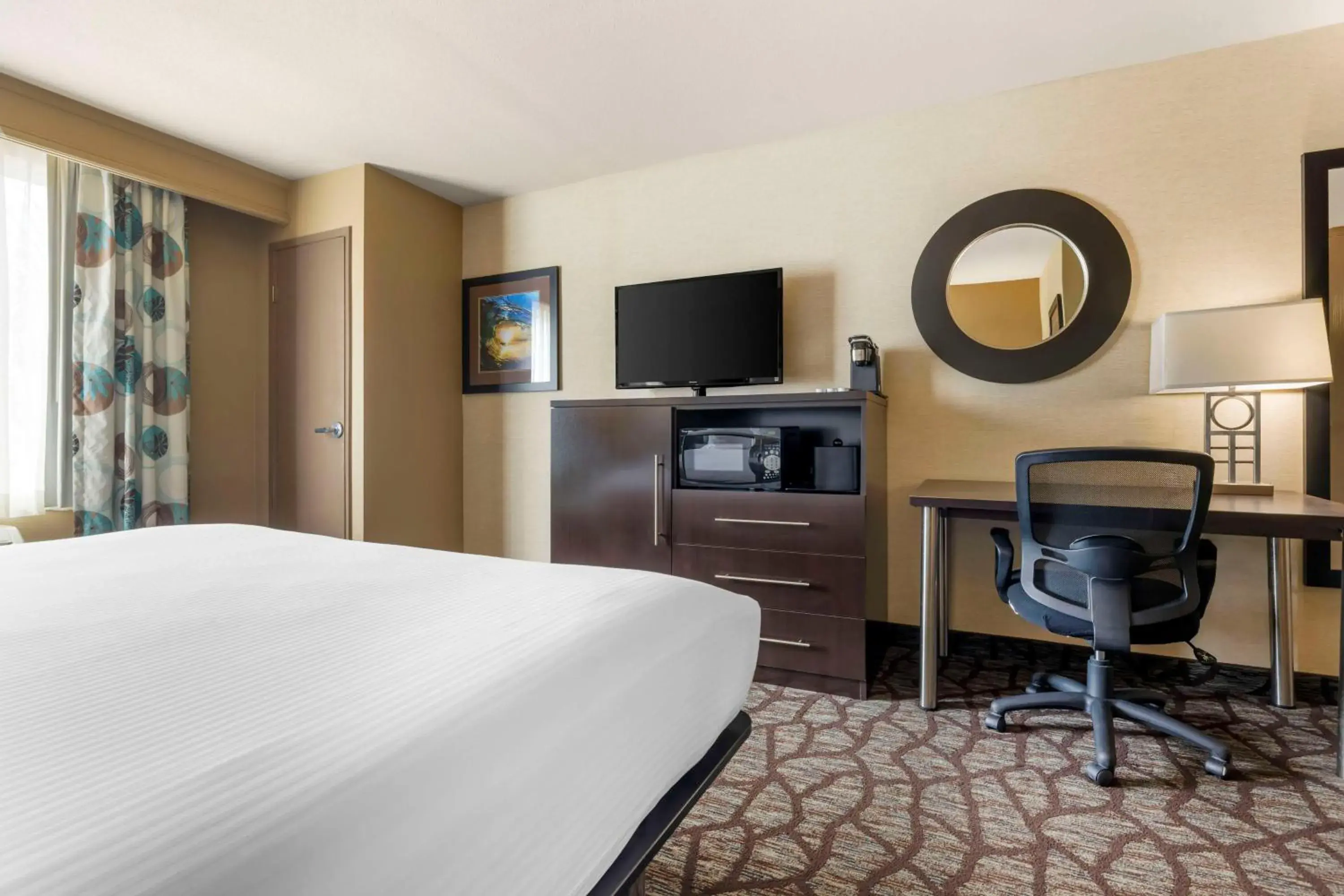 Bedroom, Bed in Best Western Plus Oceanside Palms Bedroom, Bed in Best Western Plus Oceanside Palms