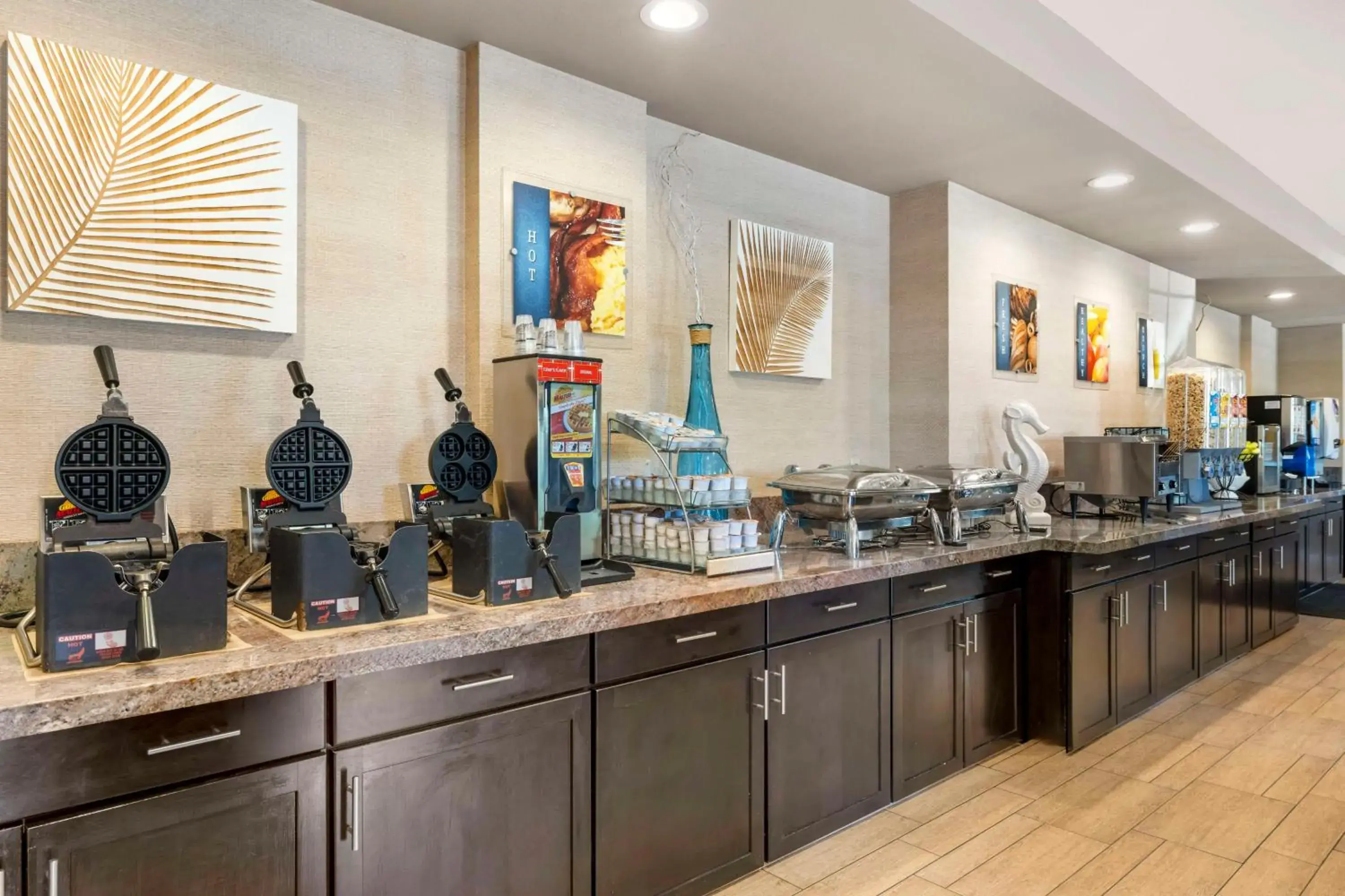 Breakfast in Best Western Plus Oceanside Palms Breakfast in Best Western Plus Oceanside Palms