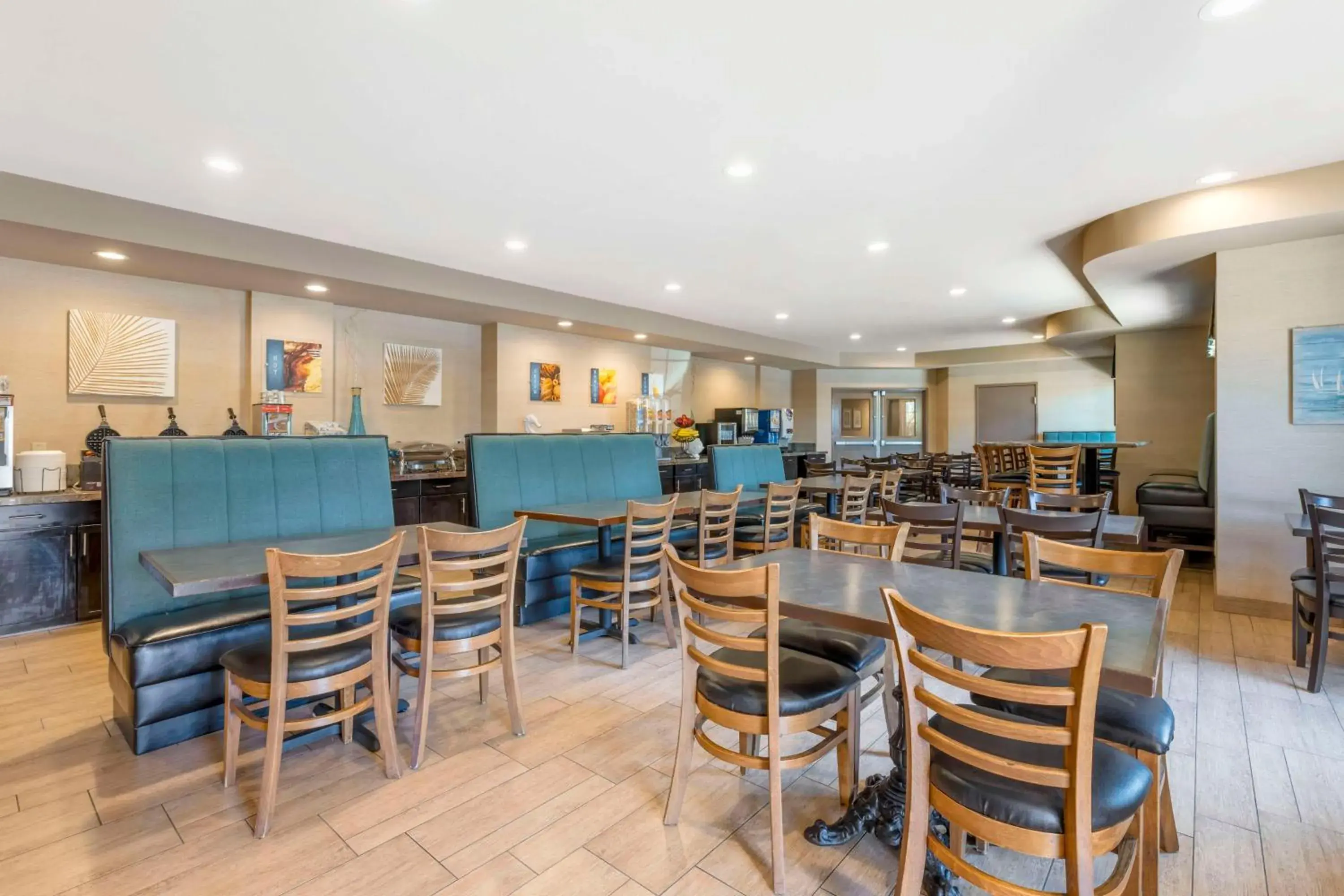 Breakfast in Best Western Plus Oceanside Palms Breakfast in Best Western Plus Oceanside Palms