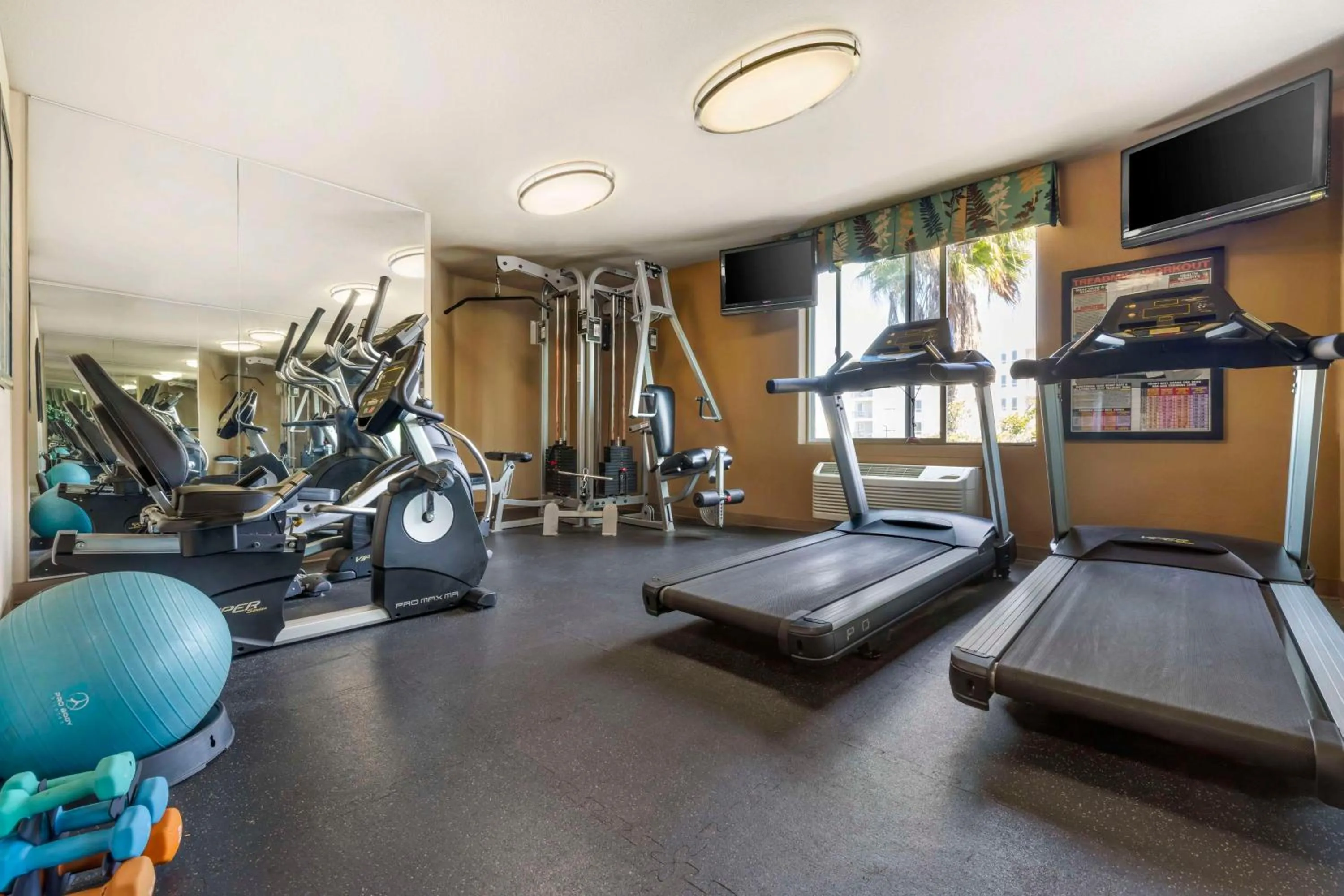Fitness centre/facilities in Best Western Plus Oceanside Palms