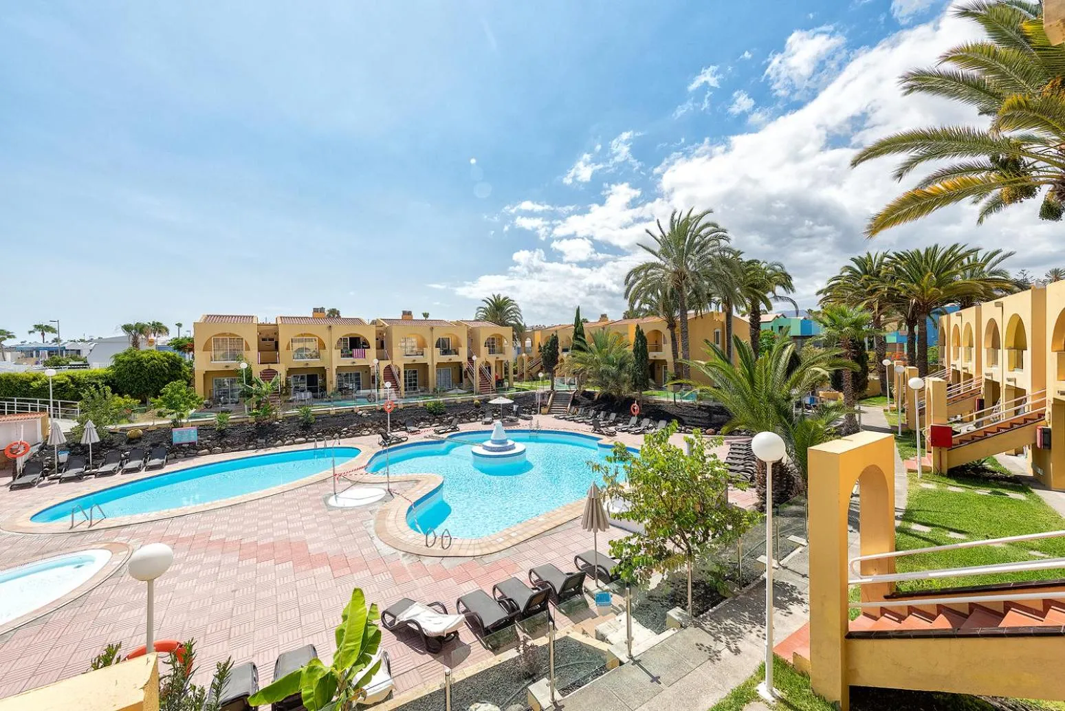 Property building in Tisalaya Bright Apartment