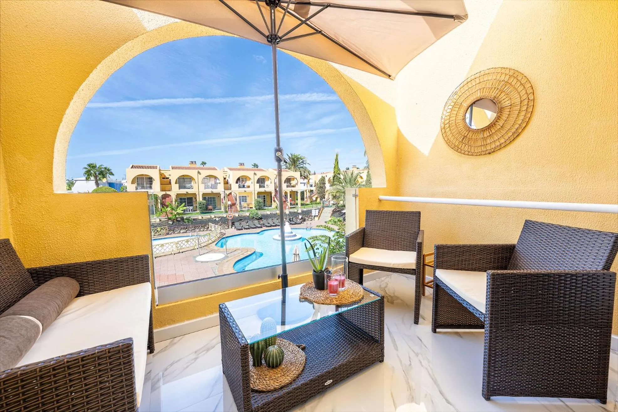Balcony/Terrace in Tisalaya Bright Apartment