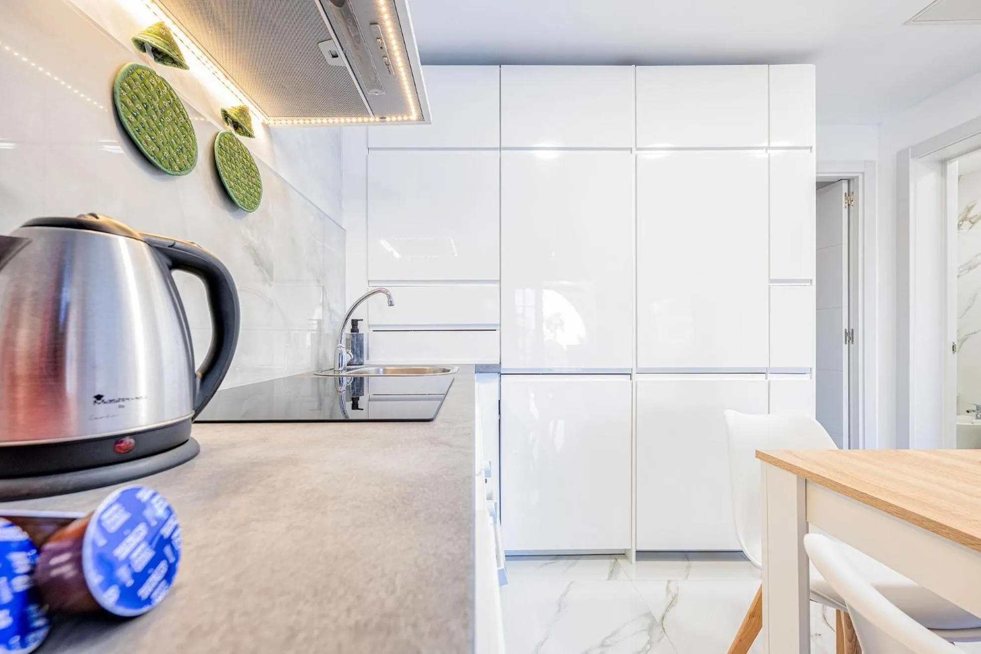 Kitchen or kitchenette in Tisalaya Bright Apartment