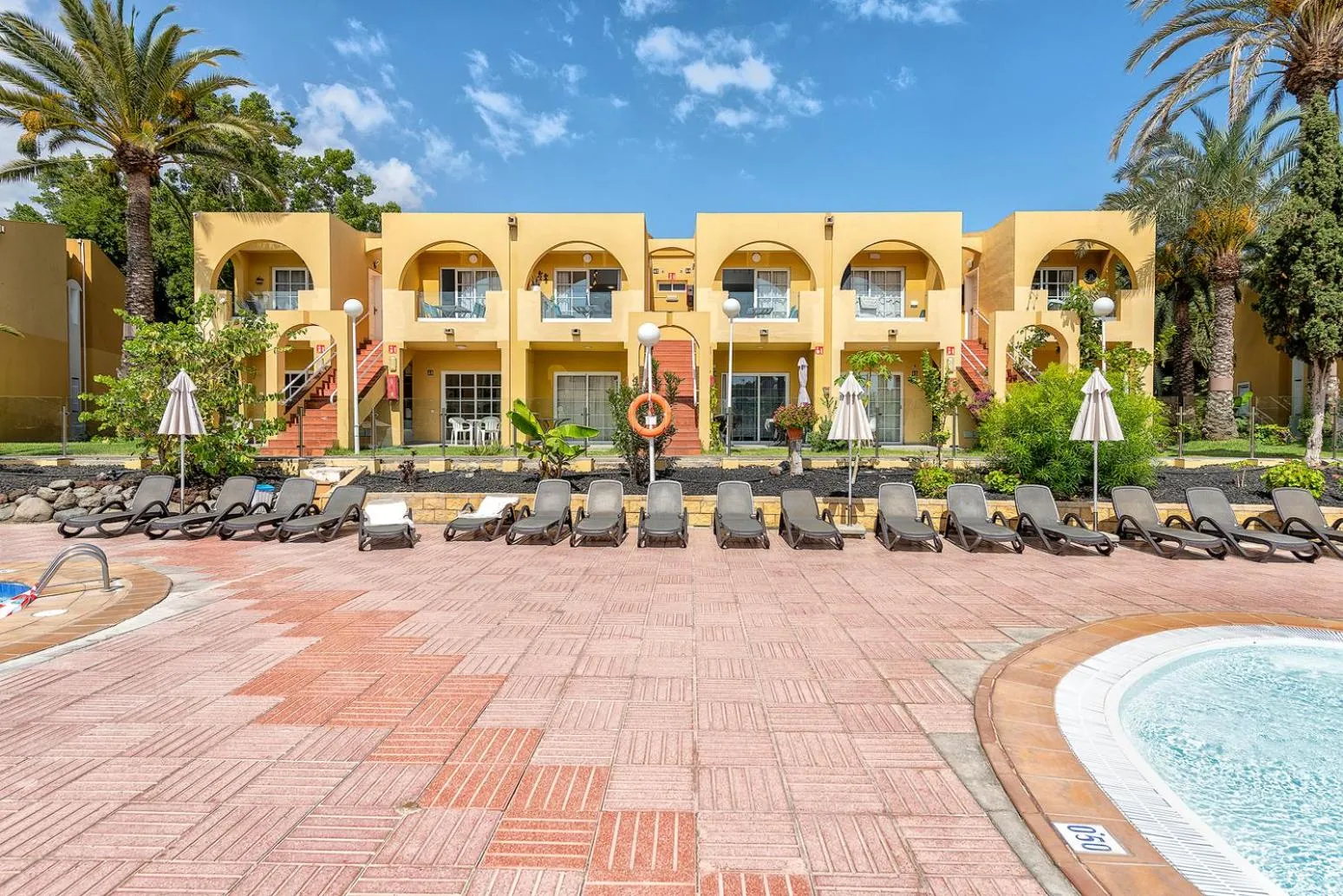 Facade/entrance in Tisalaya Bright Apartment
