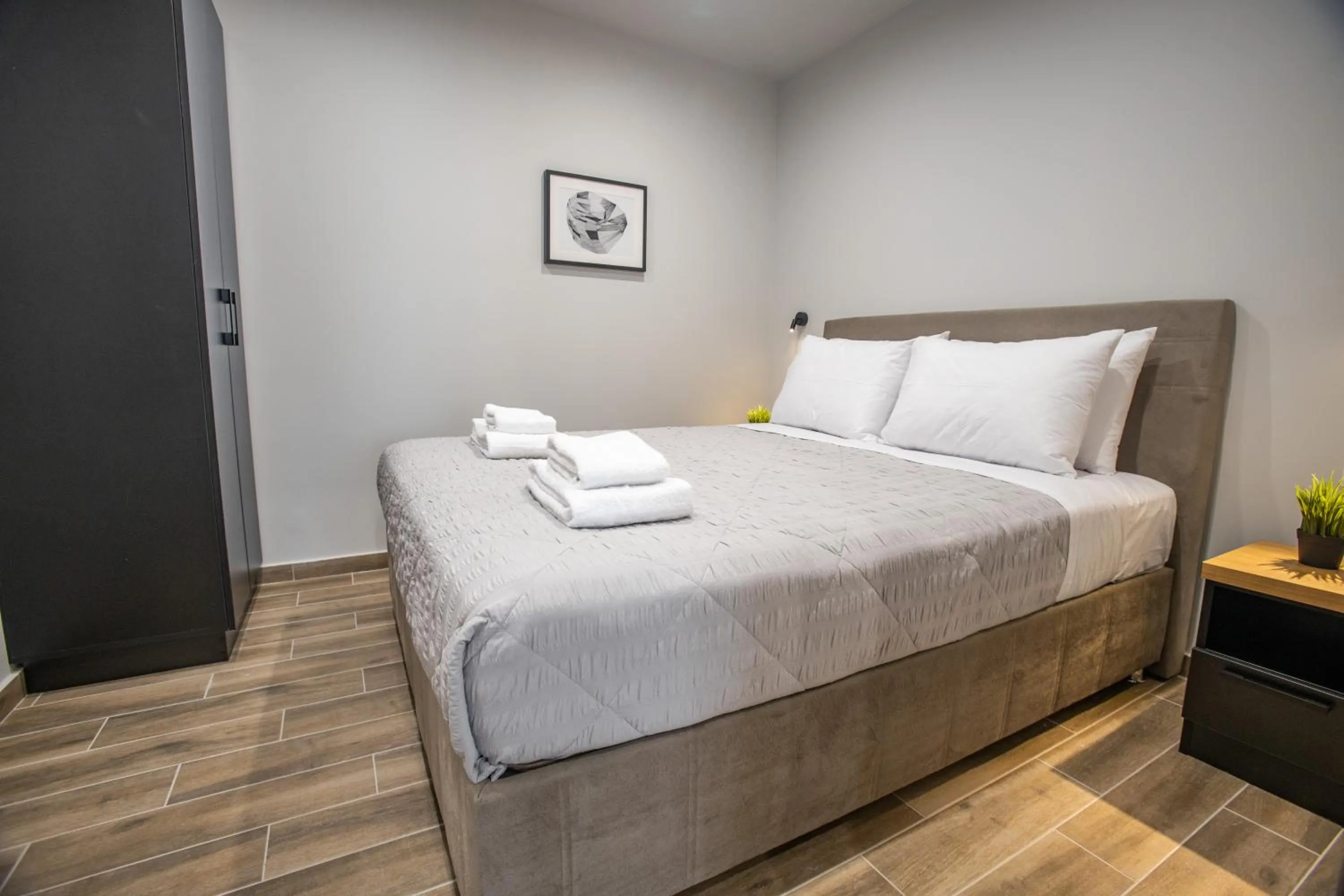 Bedroom, Bed in Raise Averof Serviced Apartments