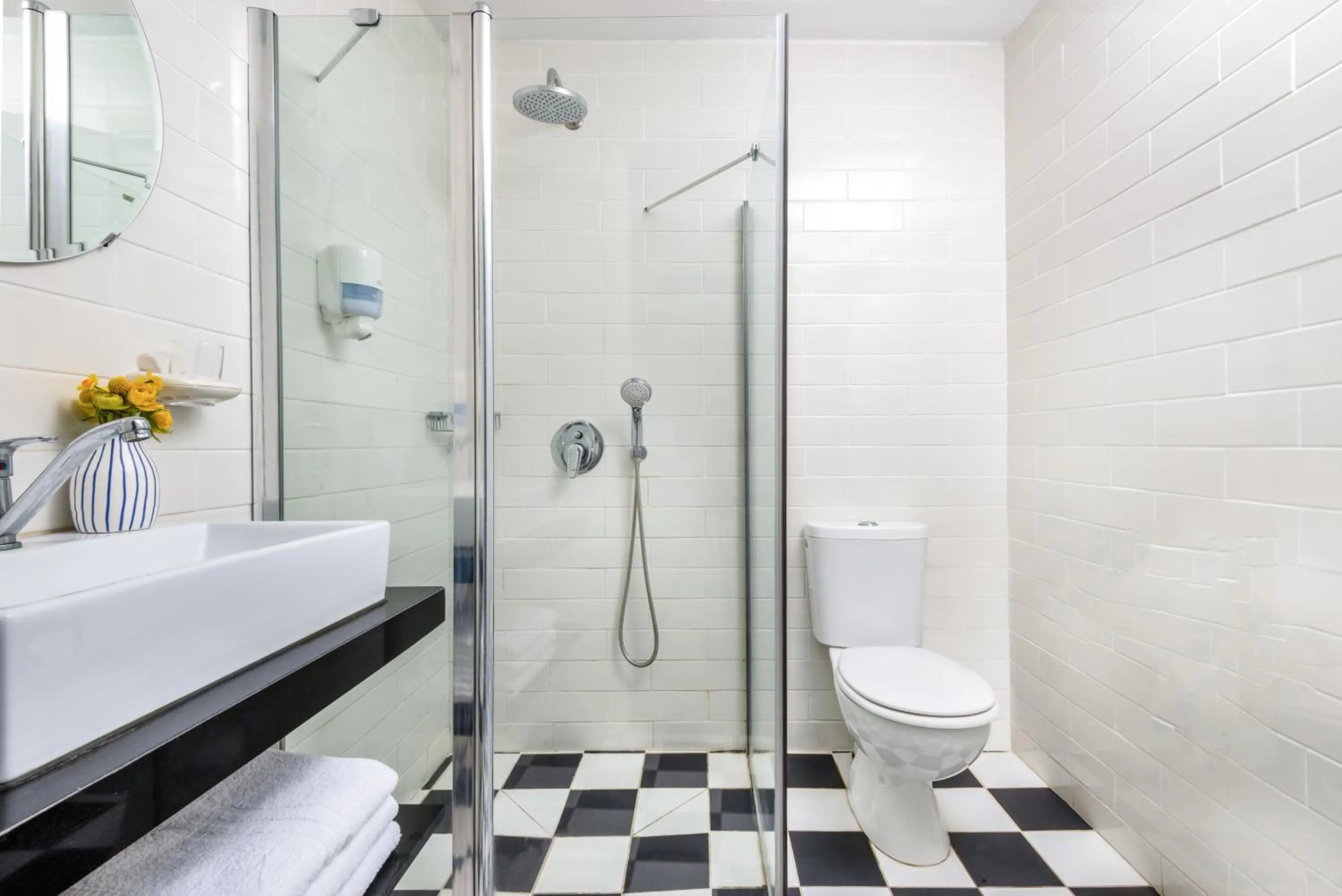 Bathroom in Metulla Travel Hotel