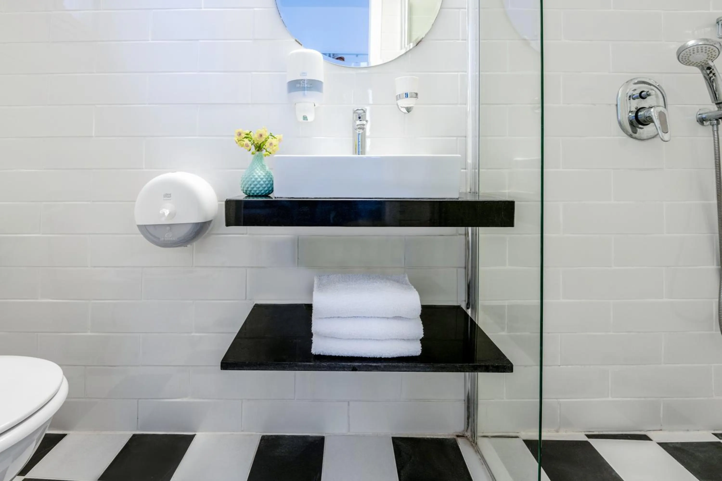 Bathroom in Metulla Travel Hotel