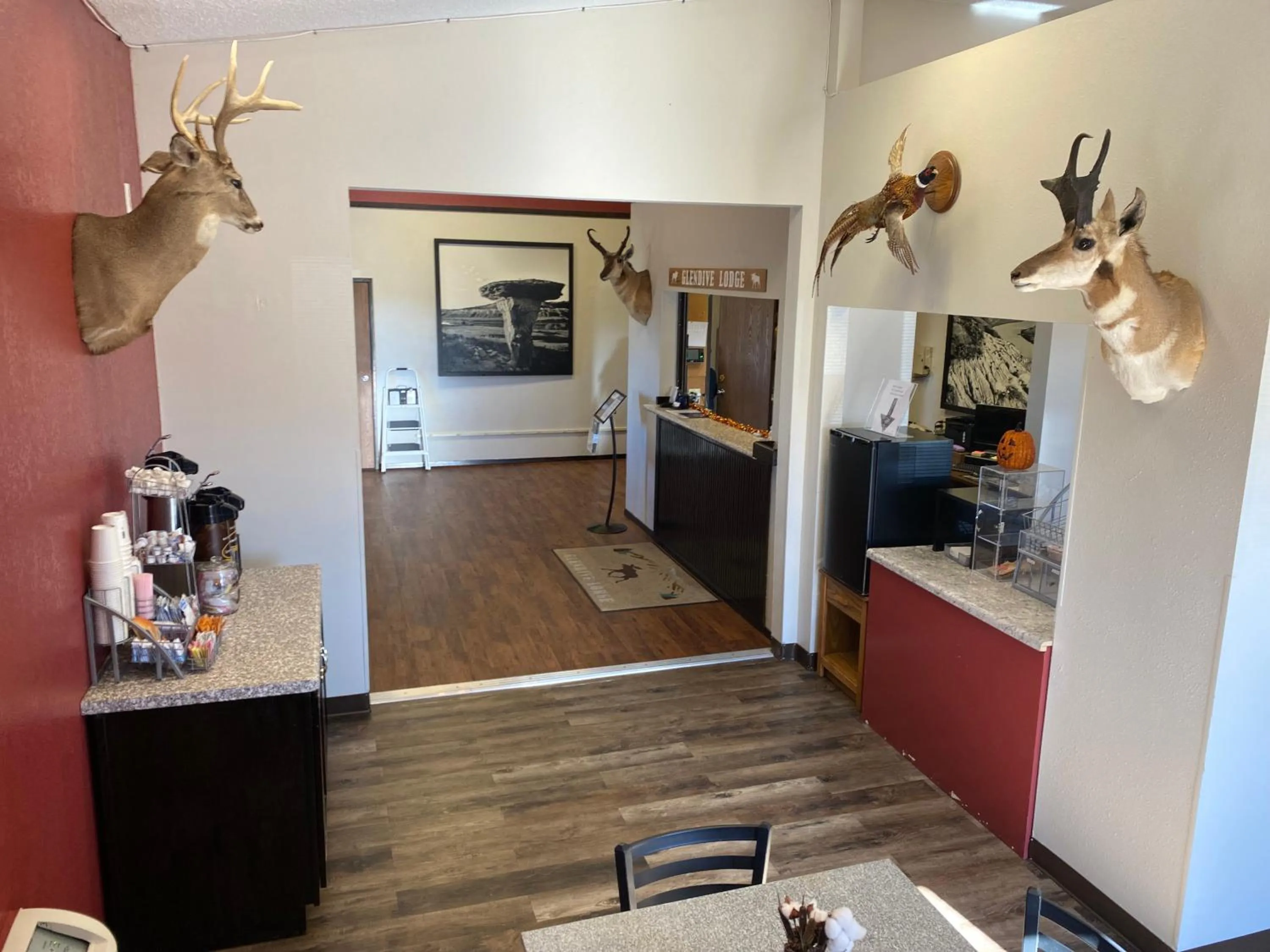 Lobby or reception in Glendive Lodge
