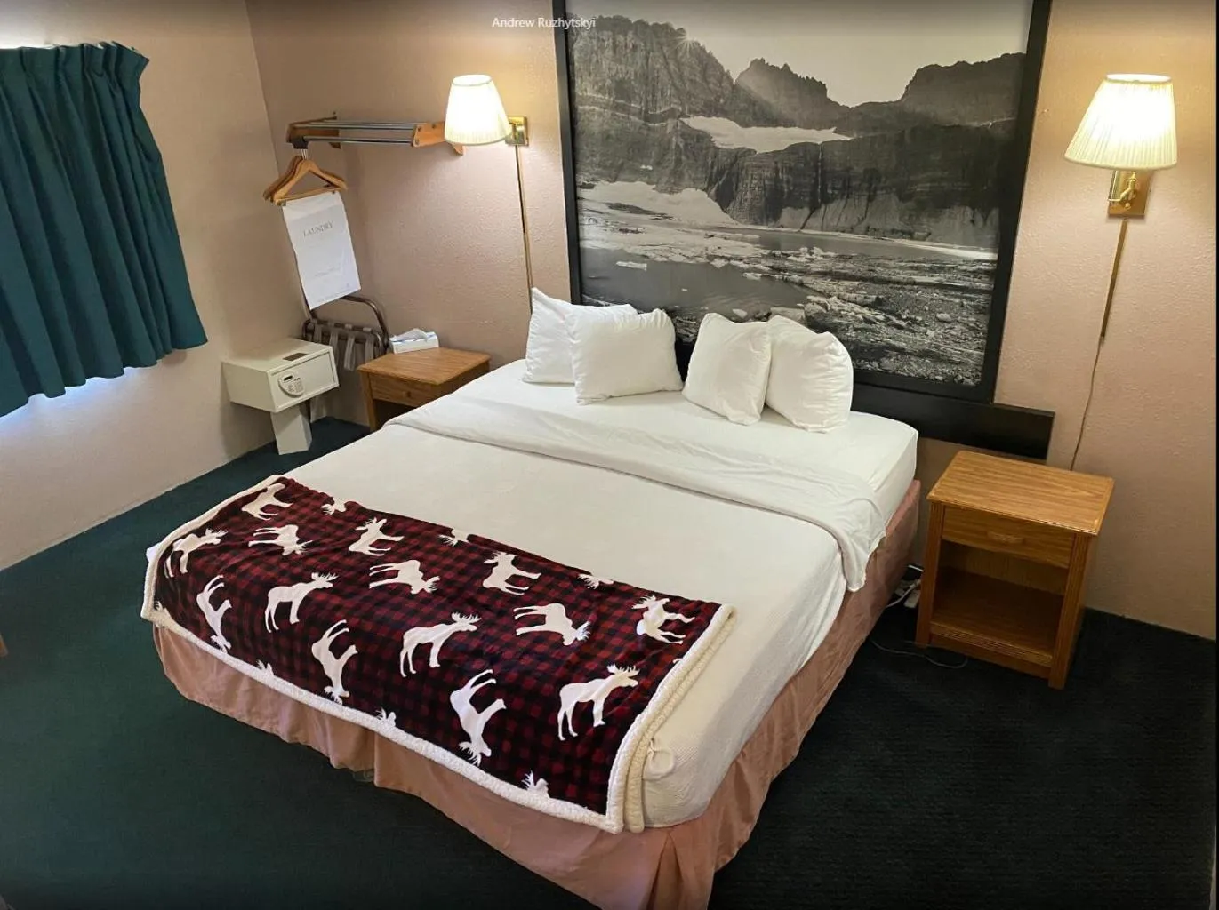 Bed in Glendive Lodge