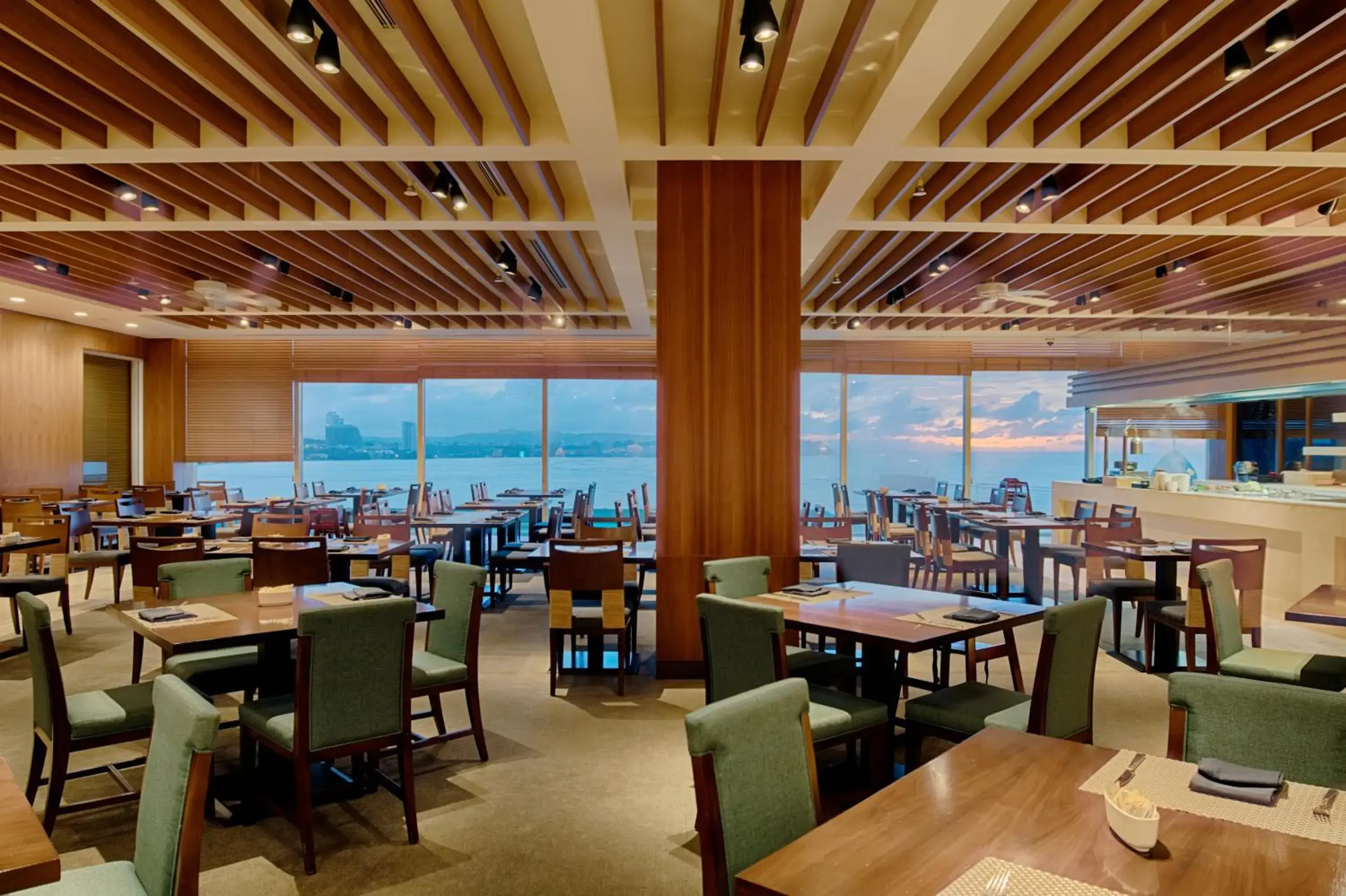 Restaurant/places to eat in Lotte Hotel Guam Restaurant/places to eat in Lotte Hotel Guam