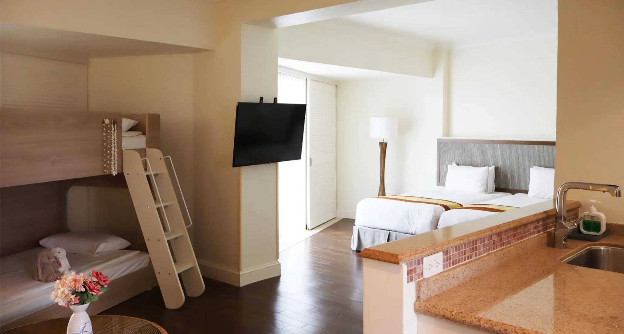 bunk bed, Bed in Lotte Hotel Guam