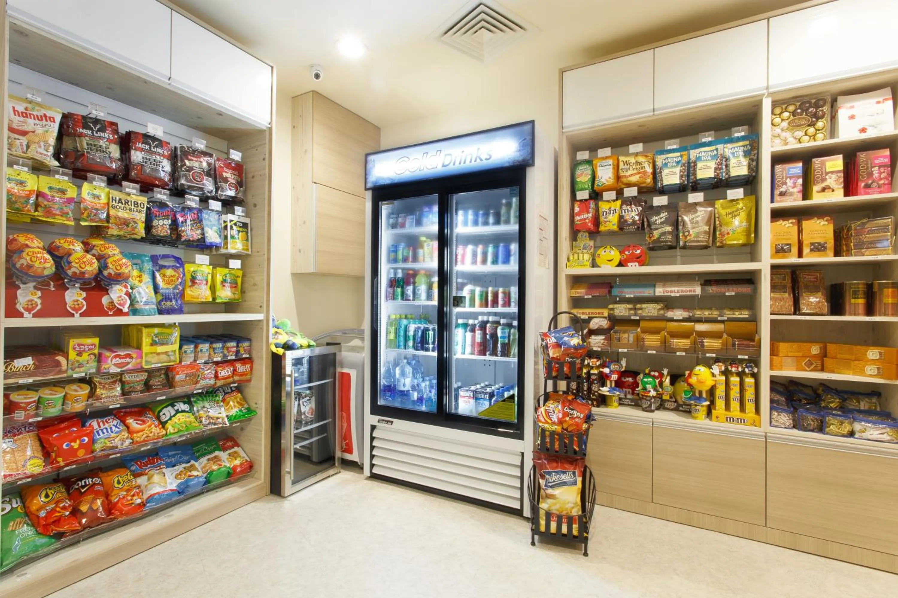 On-site shops in Lotte Hotel Guam