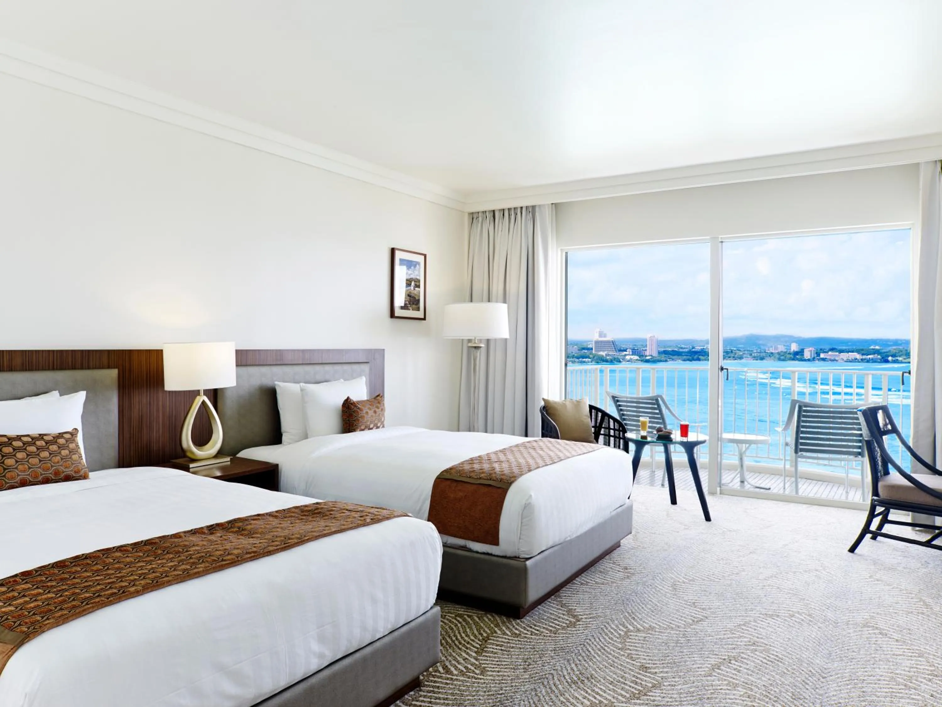 Bedroom, Bed in Lotte Hotel Guam