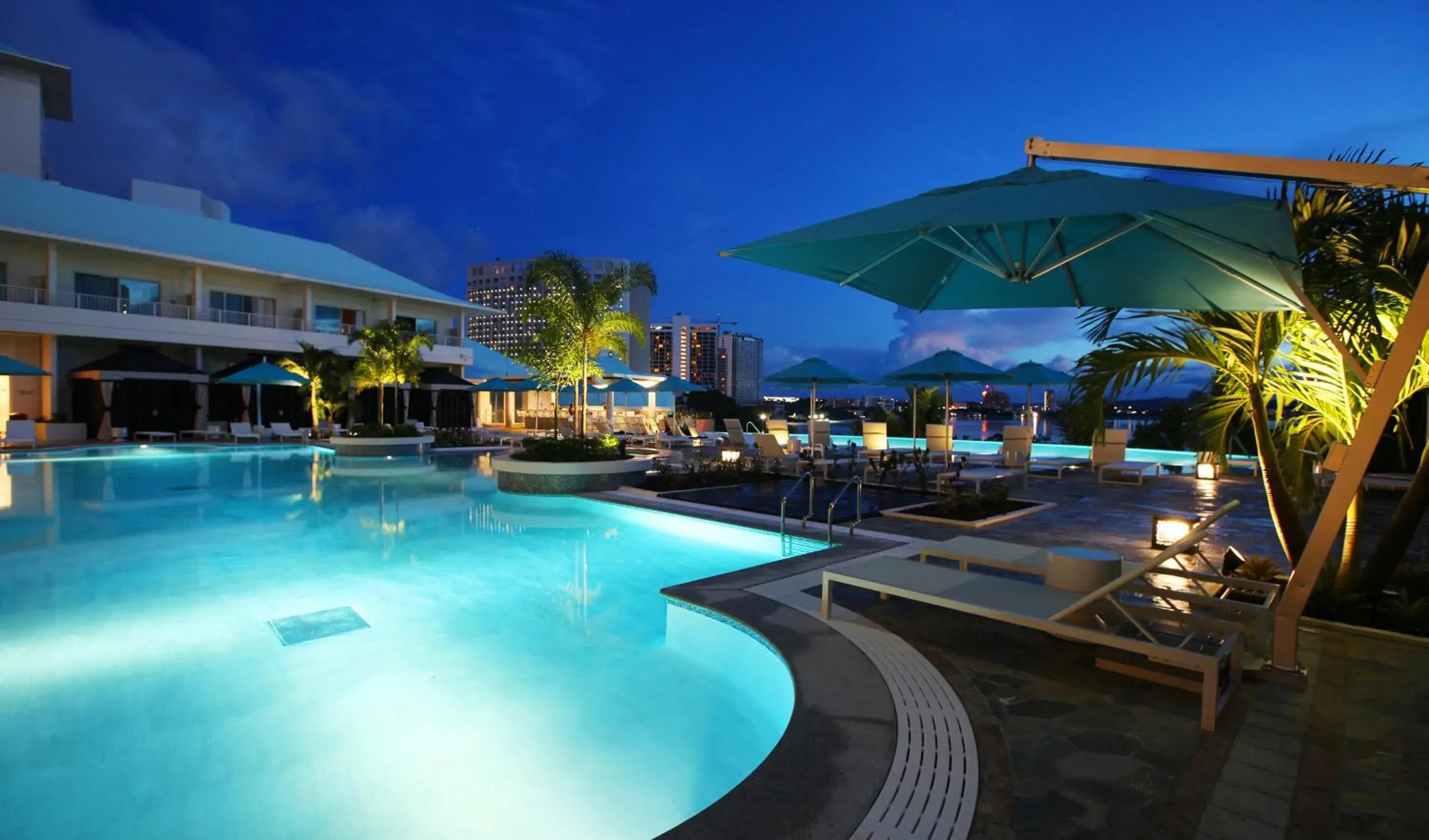 Swimming pool in Lotte Hotel Guam Swimming pool in Lotte Hotel Guam