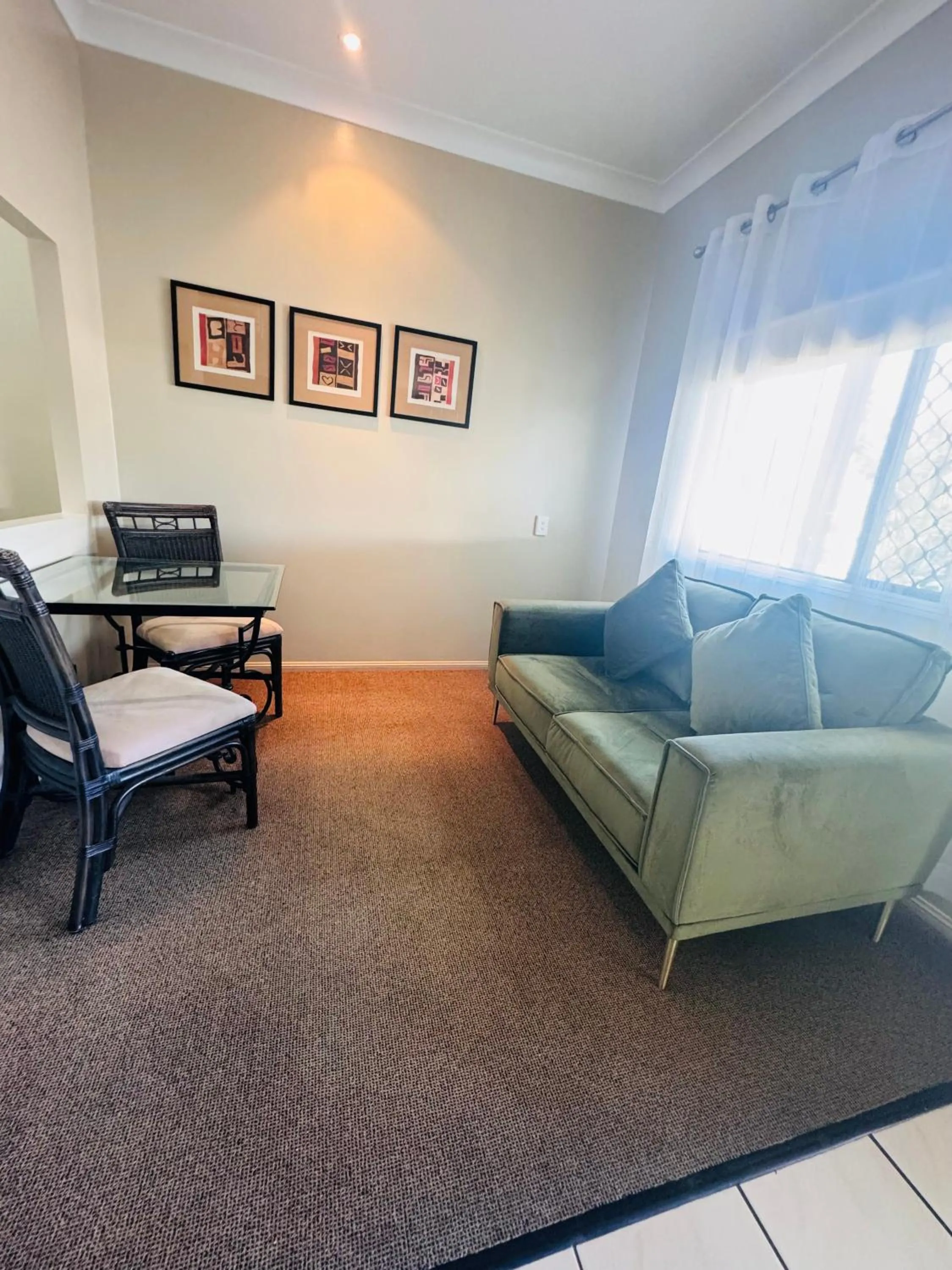 Seating area in Best Western Bungil Creek Motel