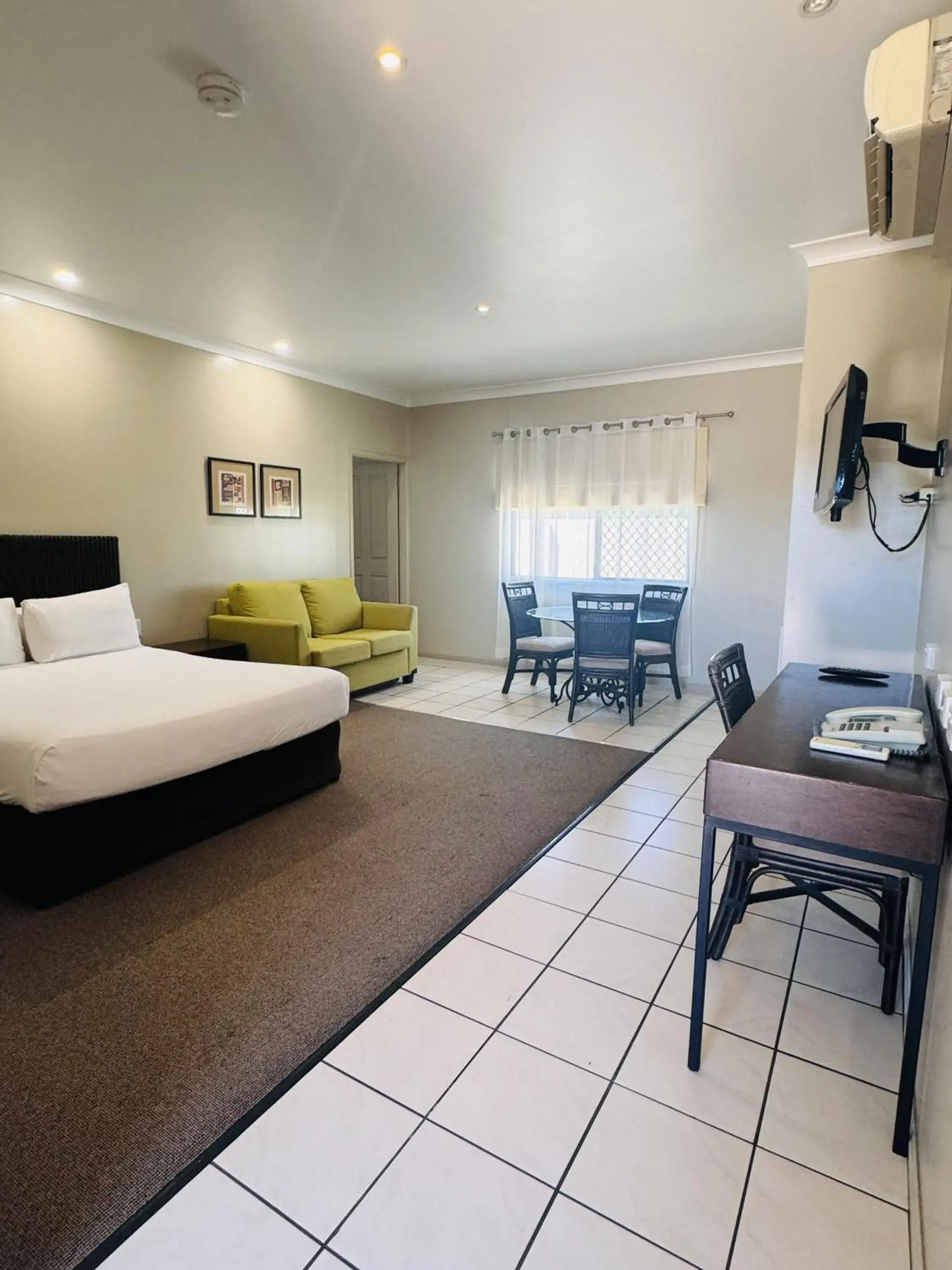 Family Suite in Best Western Bungil Creek Motel Family Suite in Best Western Bungil Creek Motel