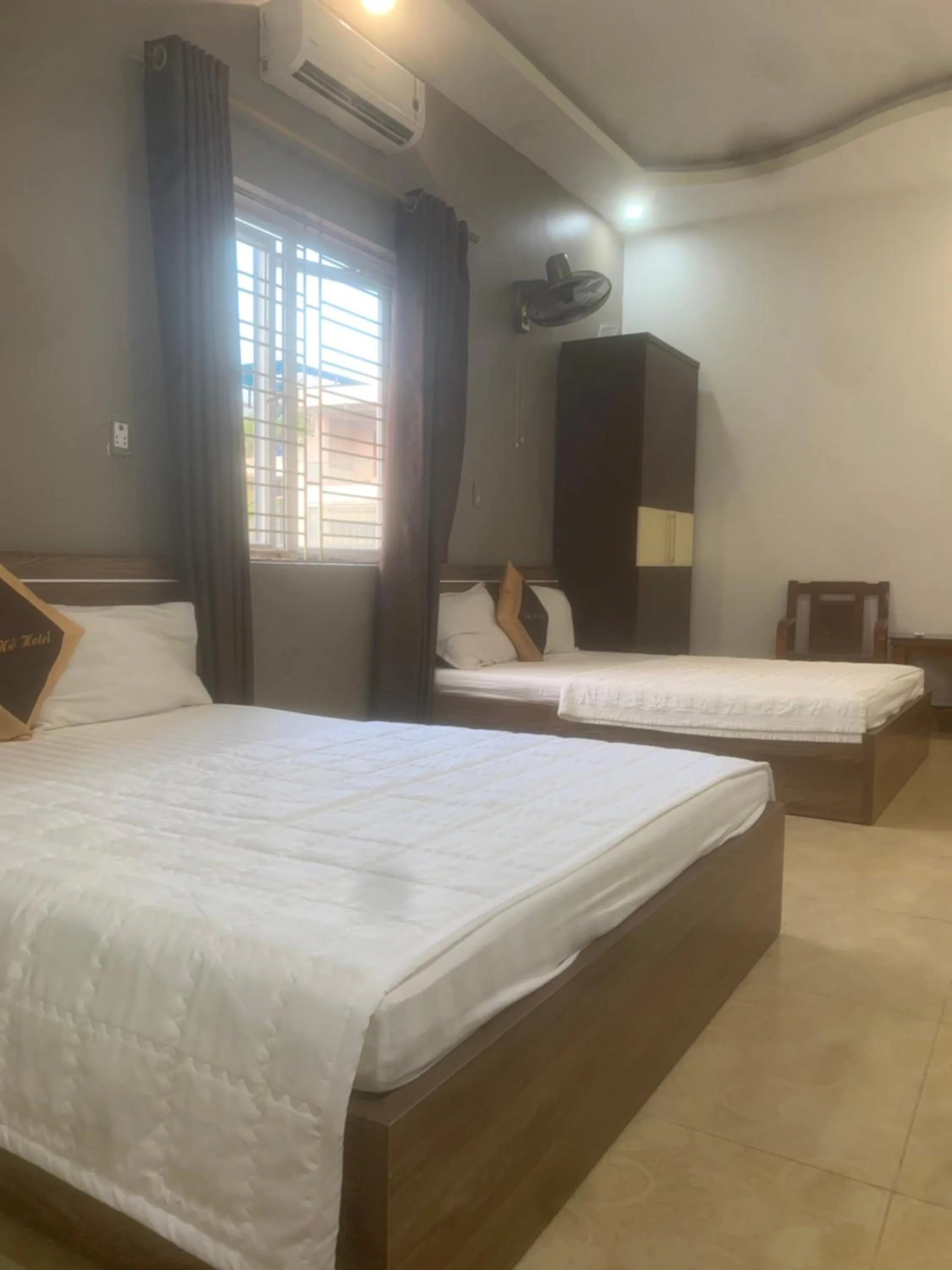 Bed in Motel TÂY HỒ