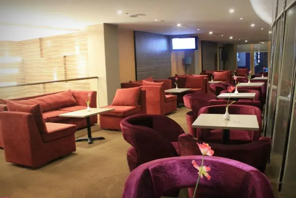 Lounge or bar in Biz Hotel Batam Lounge or bar in Biz Hotel Batam