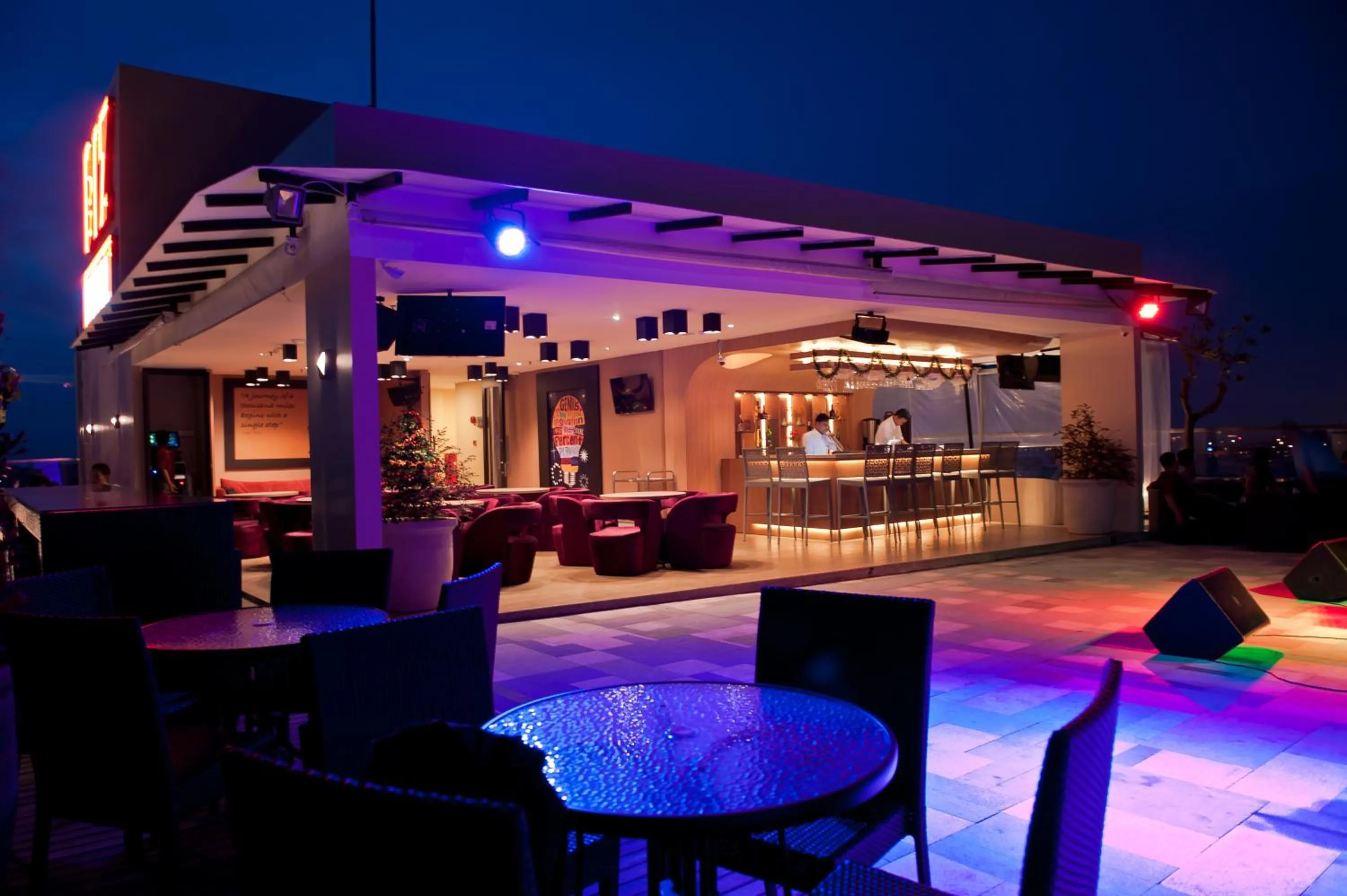 Restaurant/places to eat in Biz Hotel Batam