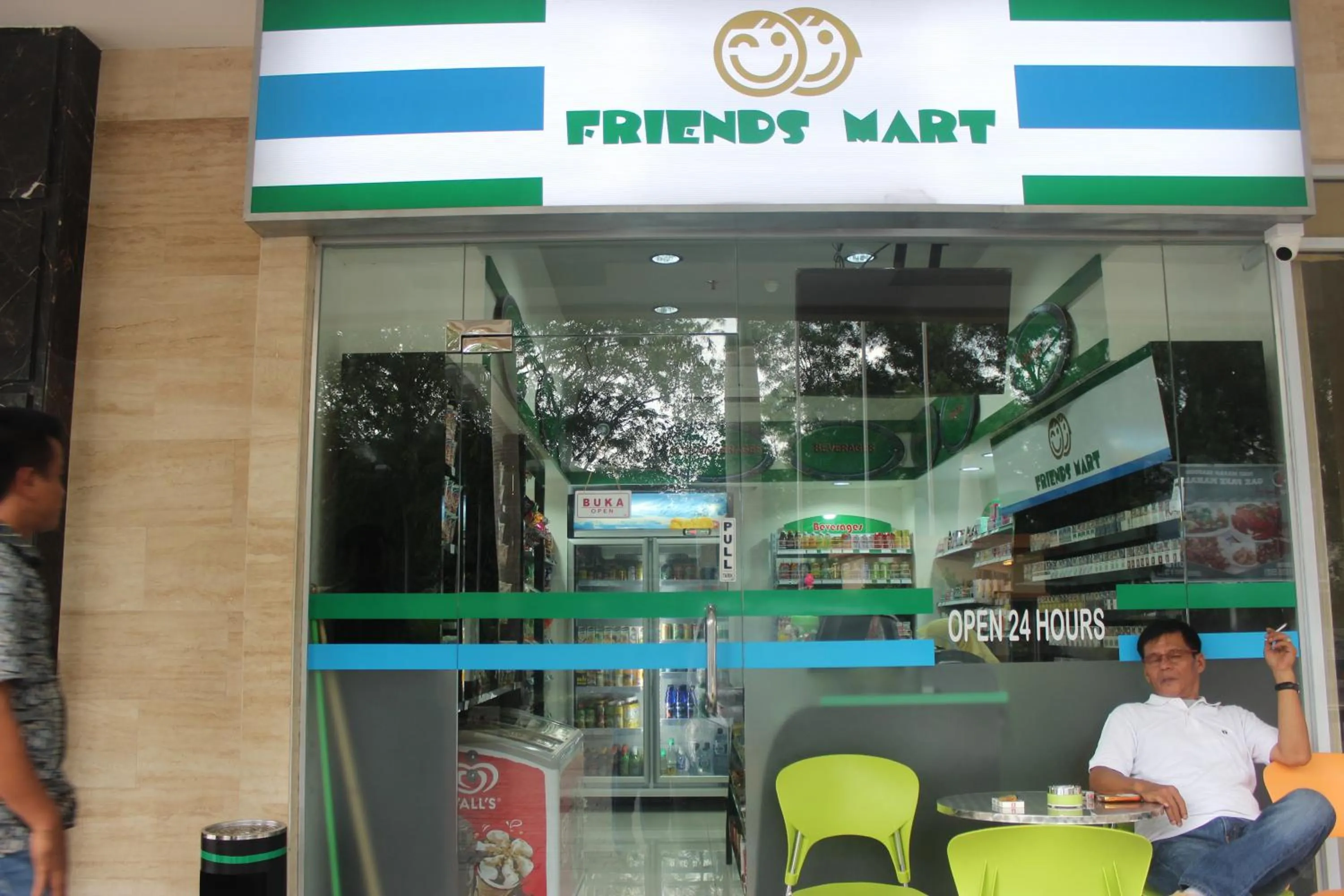 Supermarket/grocery shop in Biz Hotel Batam