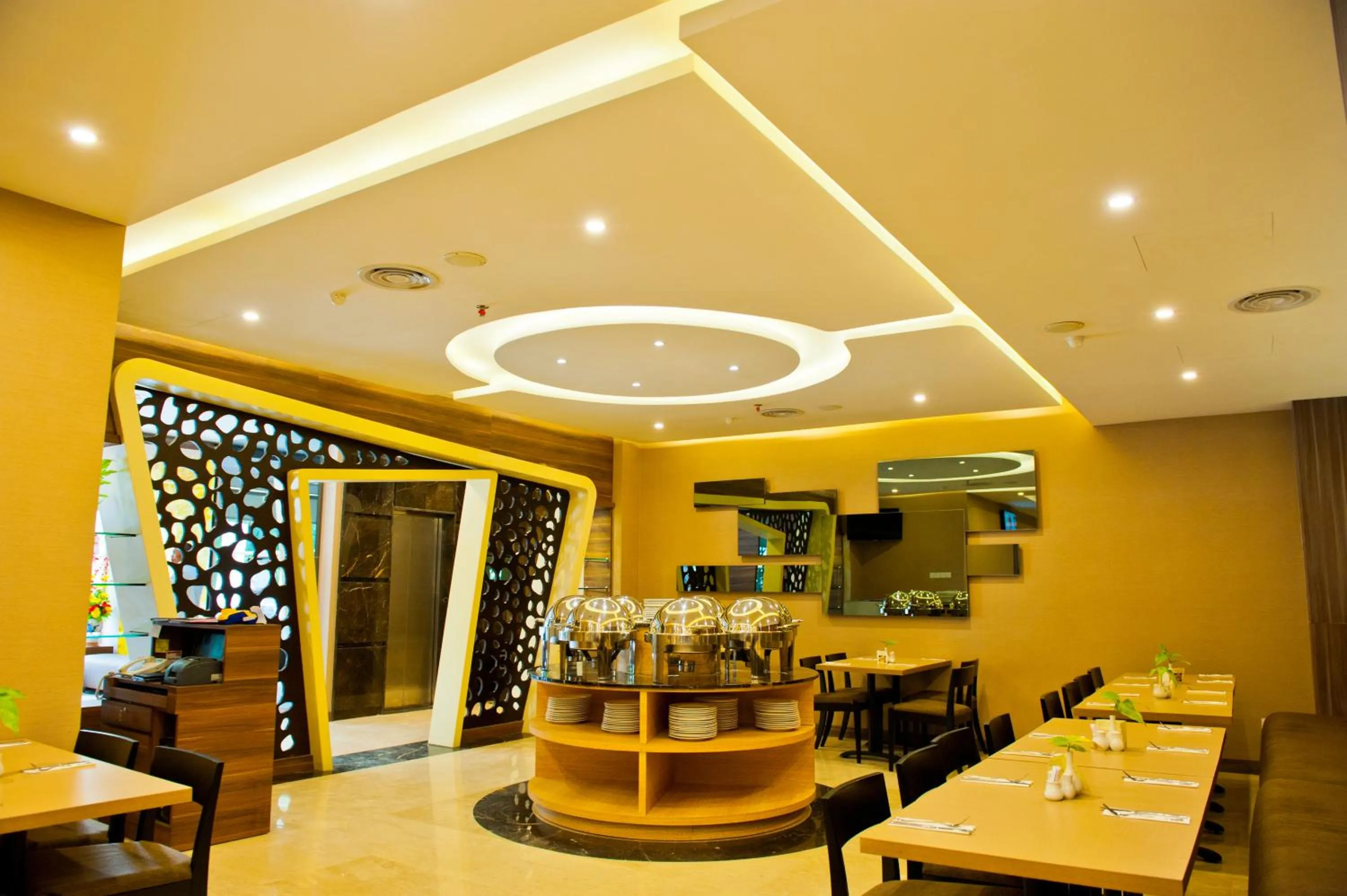 Restaurant/places to eat in Biz Hotel Batam