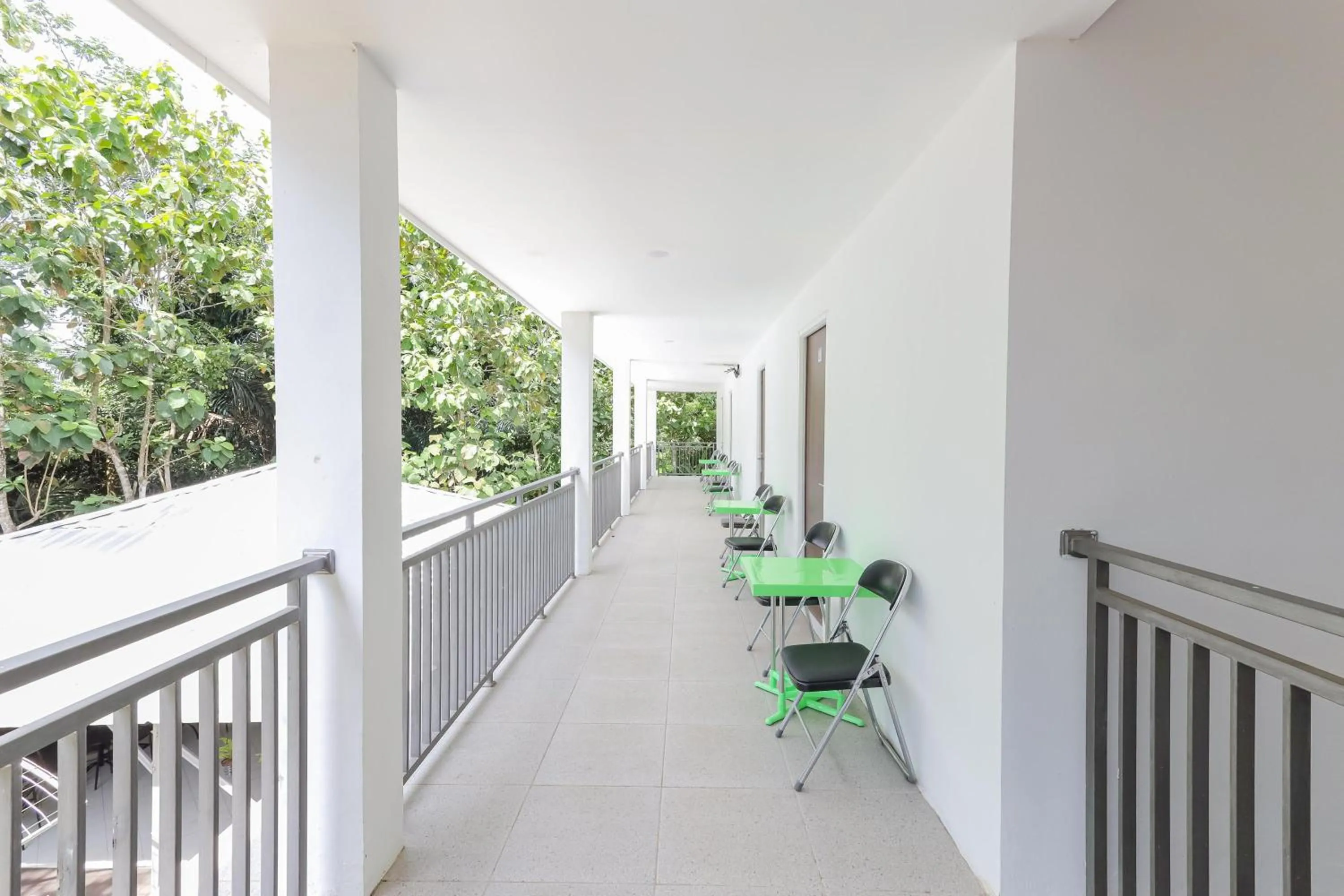Balcony/Terrace in RedDoorz near RSUD Banten Serang