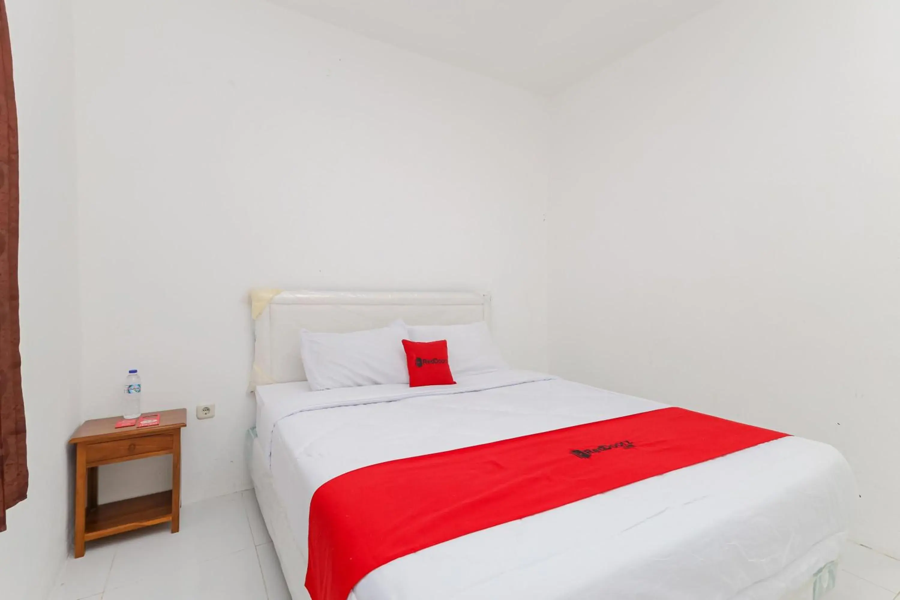 Bedroom, Bed in RedDoorz near RSUD Banten Serang Bedroom, Bed in RedDoorz near RSUD Banten Serang