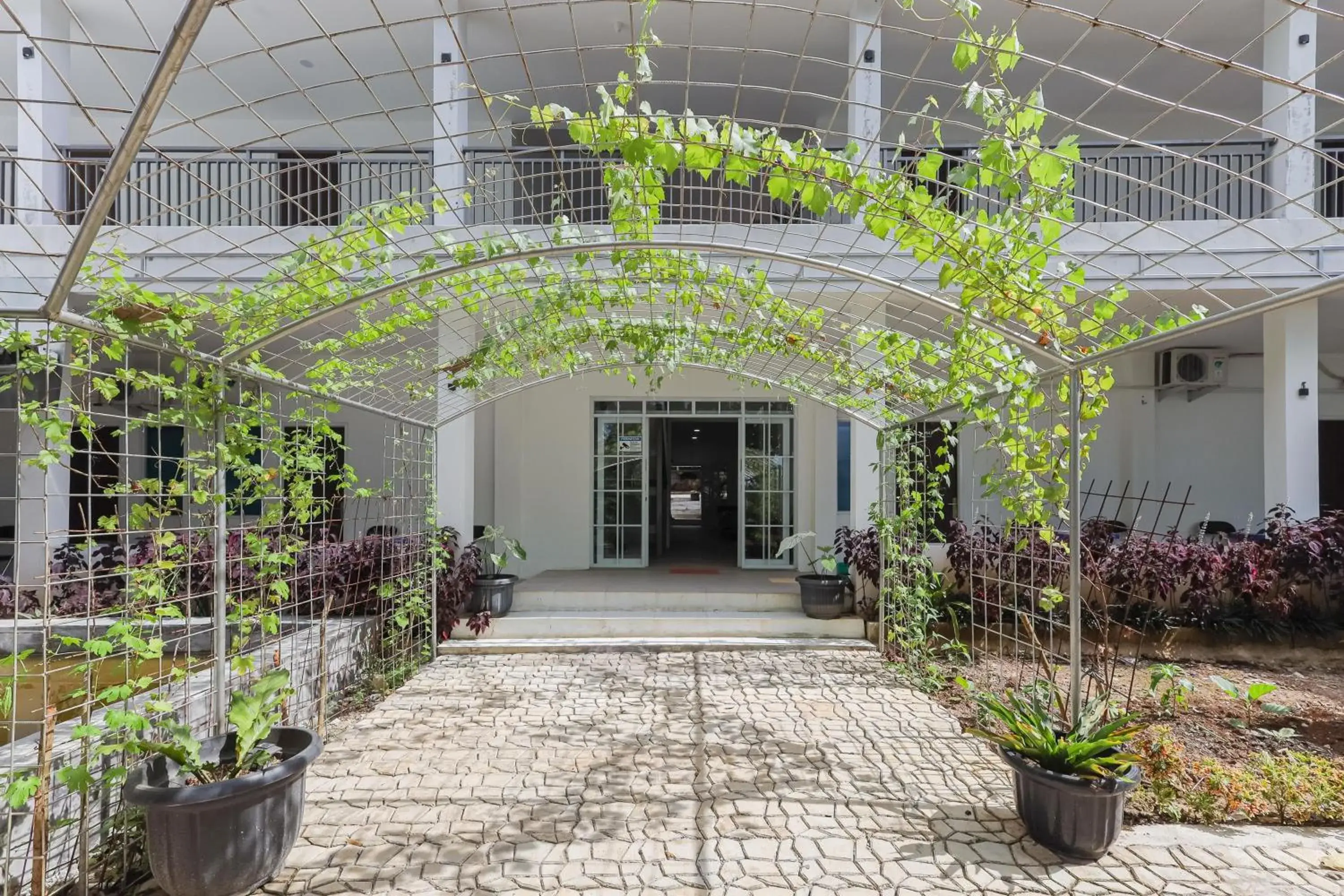 Property building in RedDoorz near RSUD Banten Serang Property building in RedDoorz near RSUD Banten Serang