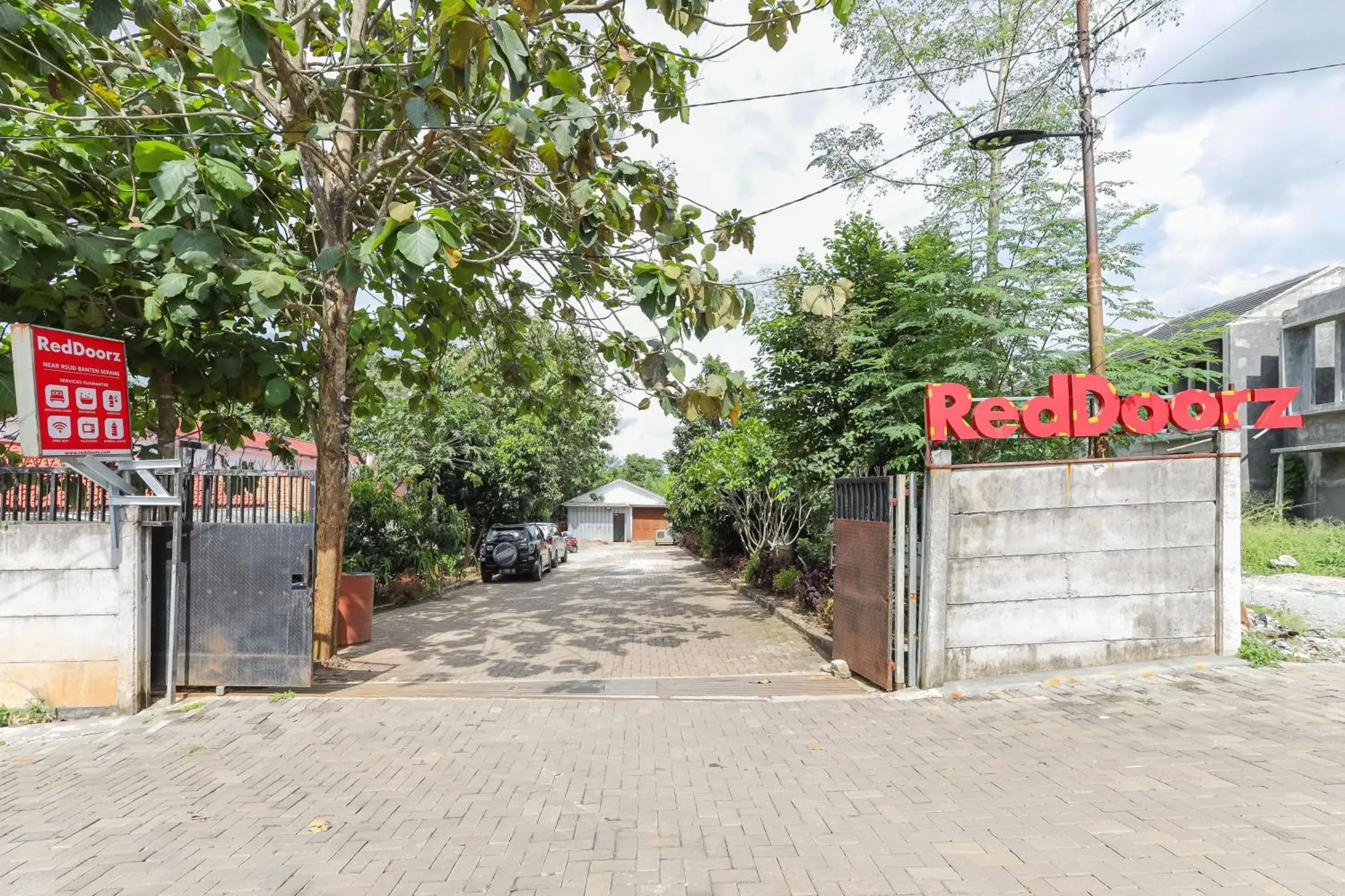 Property building in RedDoorz near RSUD Banten Serang Property building in RedDoorz near RSUD Banten Serang