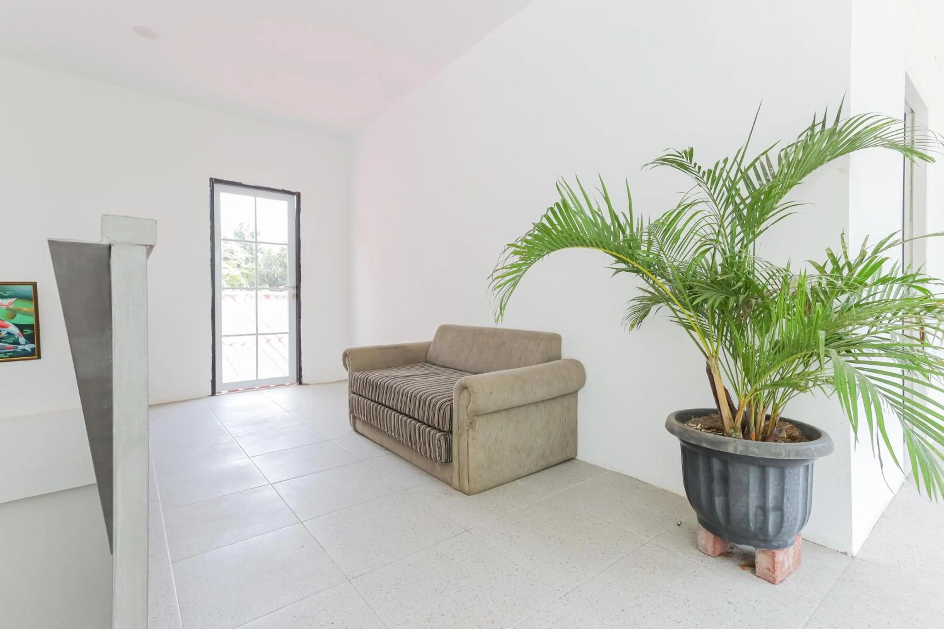 Living room in RedDoorz near RSUD Banten Serang