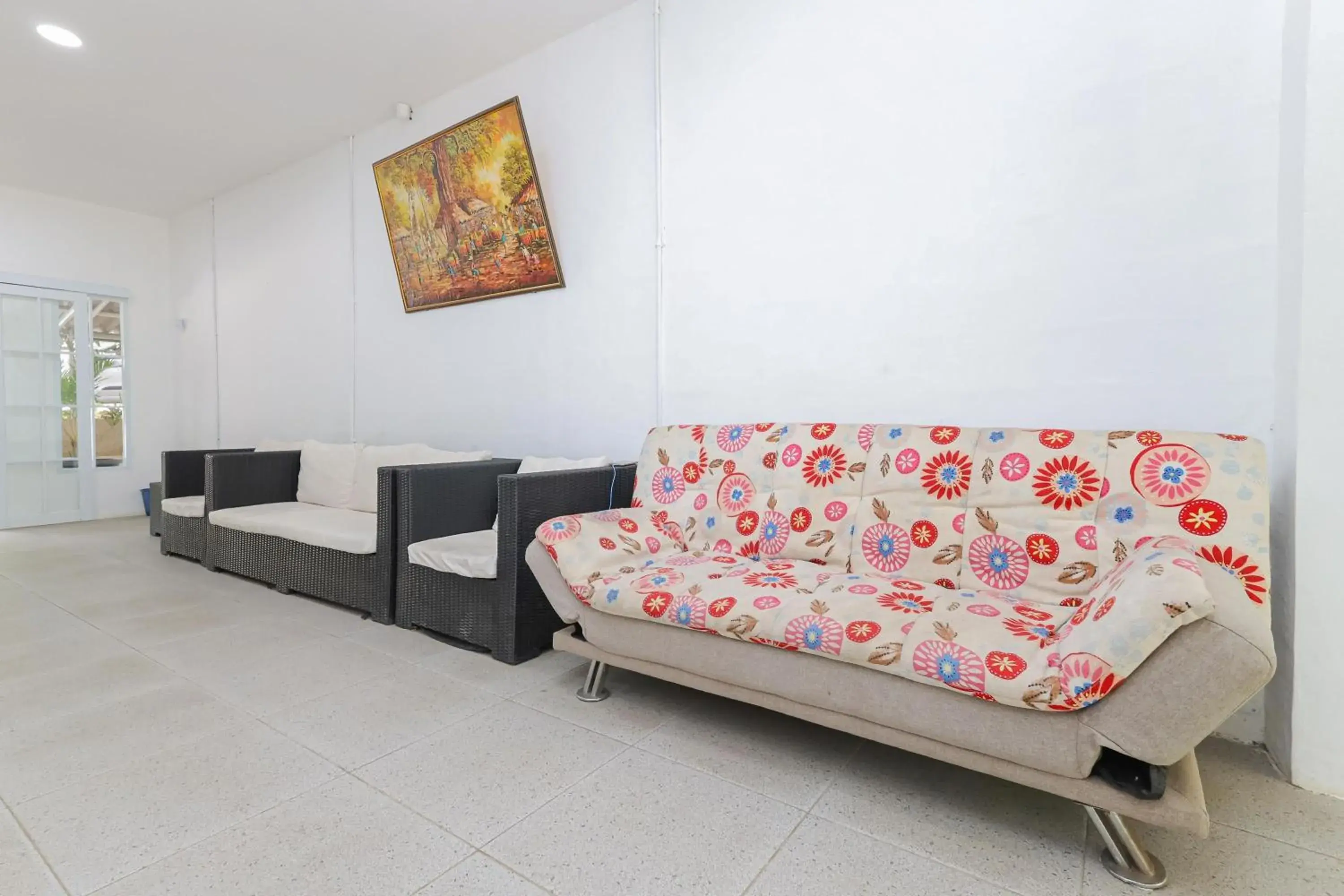 Living room in RedDoorz near RSUD Banten Serang Living room in RedDoorz near RSUD Banten Serang