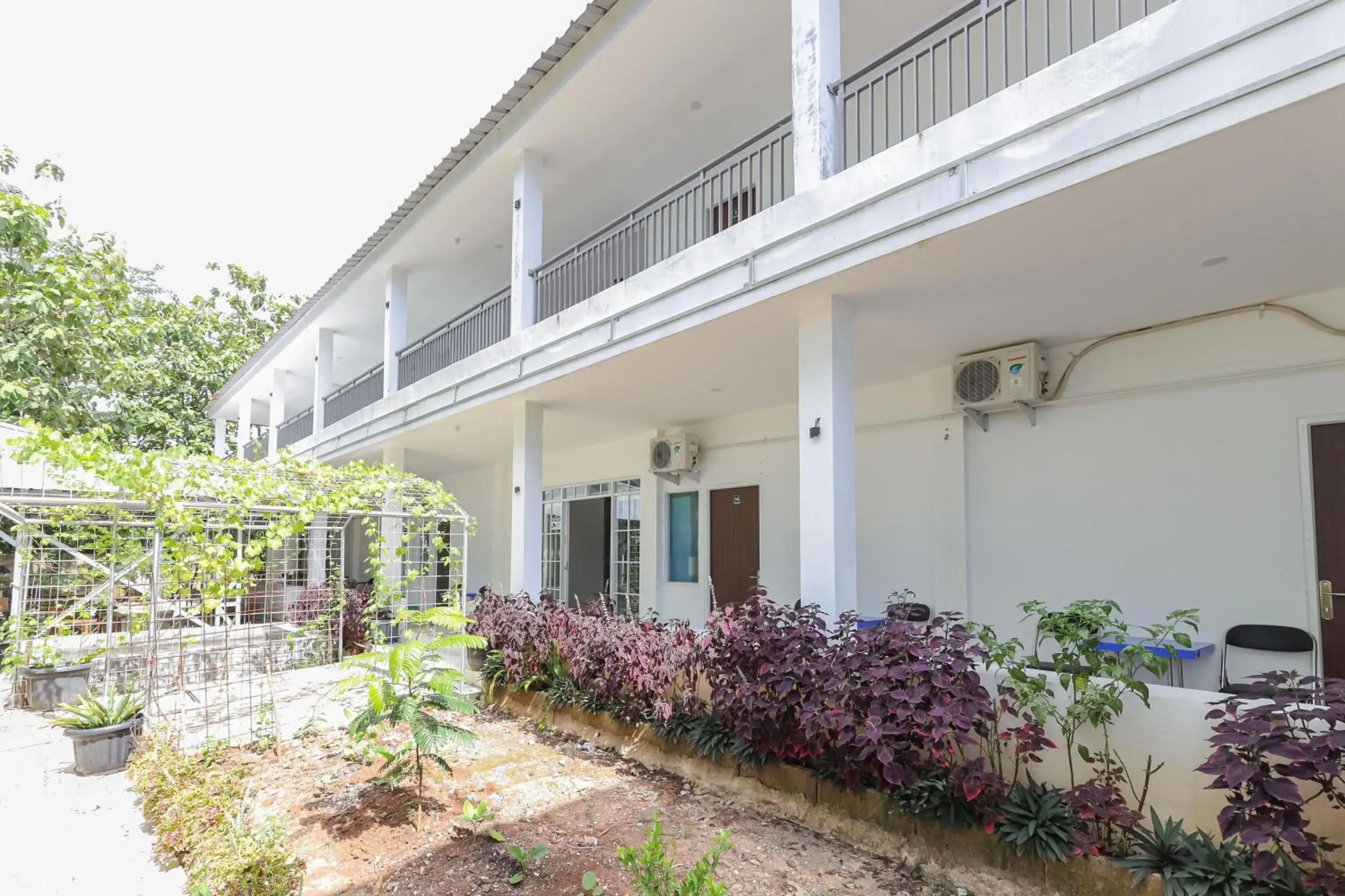 Property building in RedDoorz near RSUD Banten Serang Property building in RedDoorz near RSUD Banten Serang