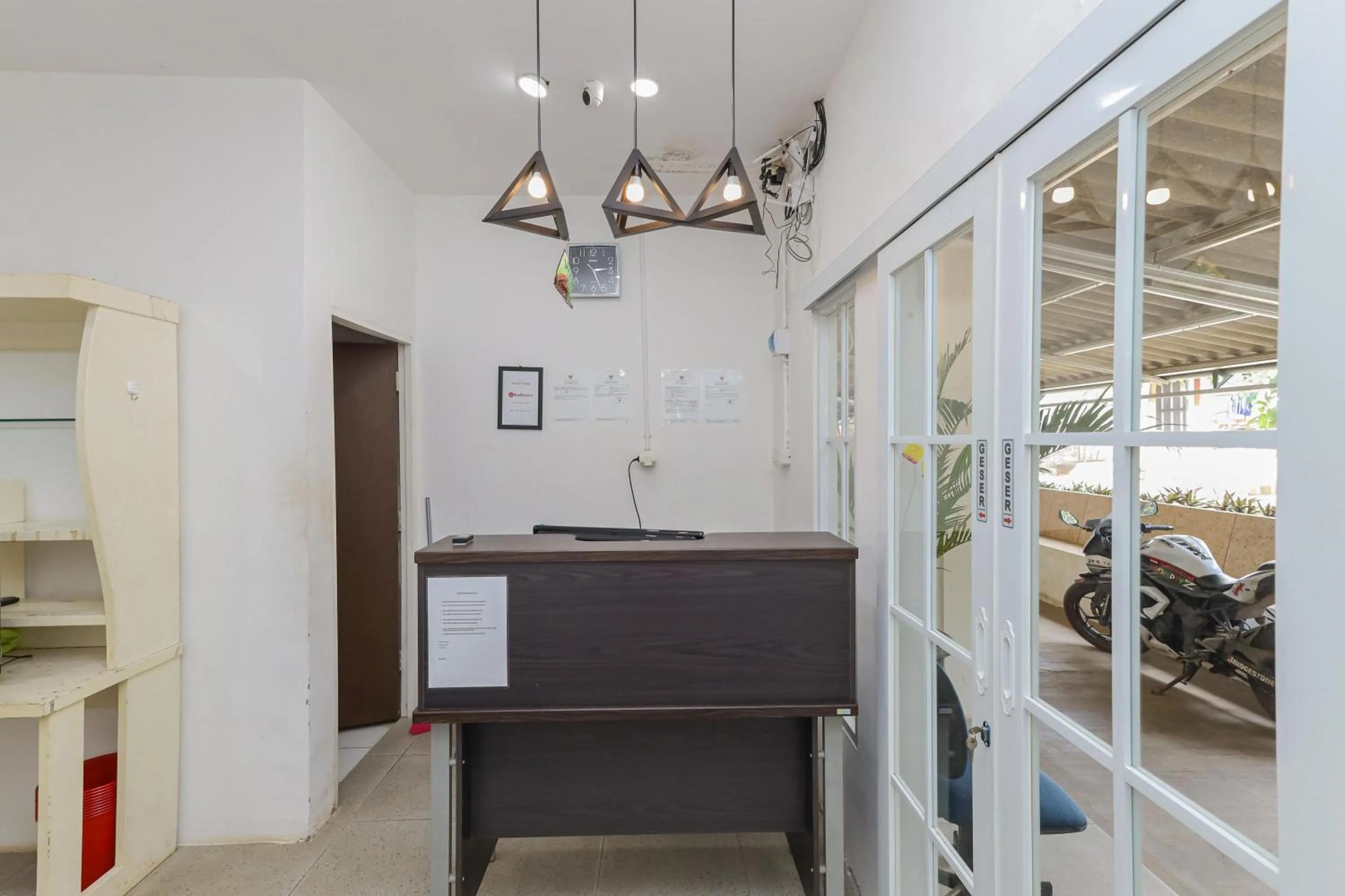 Lobby or reception in RedDoorz near RSUD Banten Serang