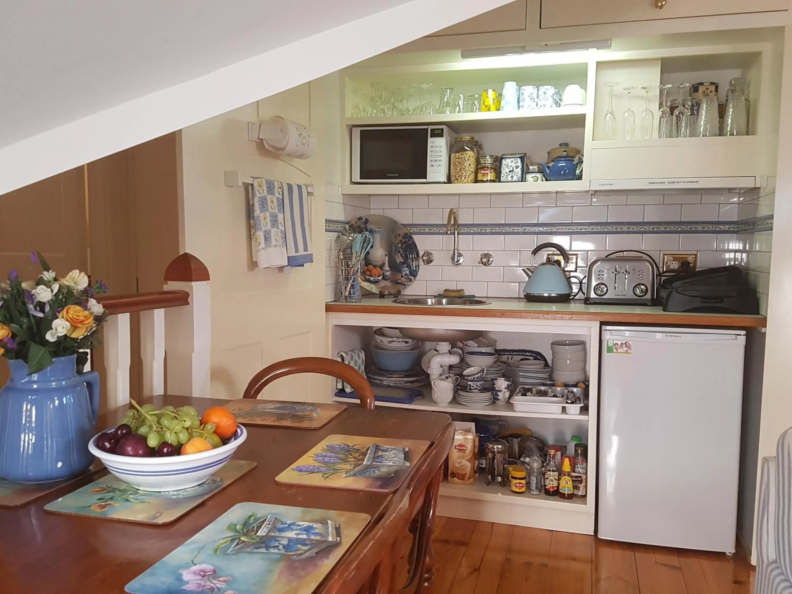 Coffee/tea facilities in Water Bay Villa Bed & Breakfast