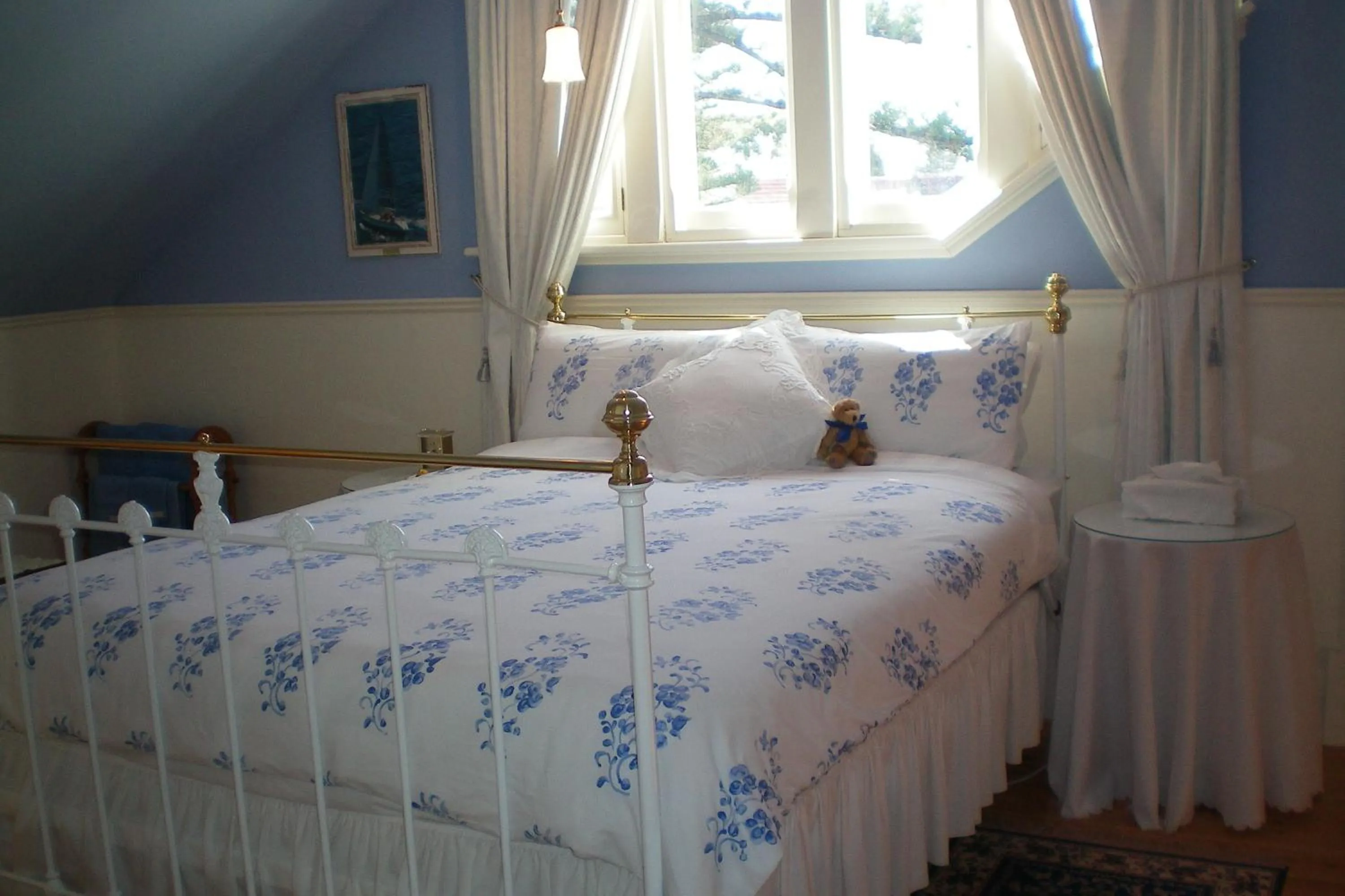 Bed in Water Bay Villa Bed & Breakfast