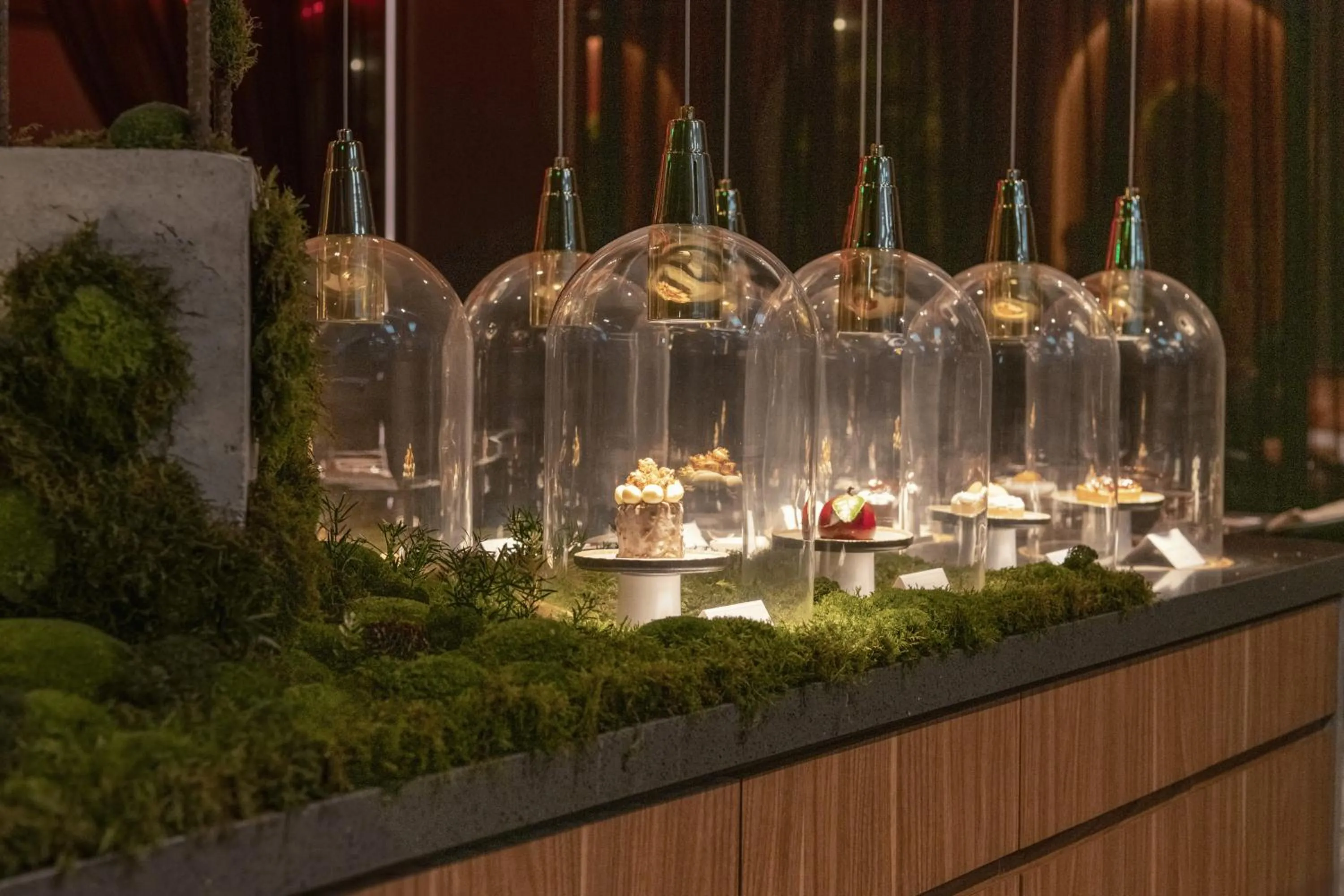 Restaurant/places to eat in M Resort & Hotel Kuala Lumpur