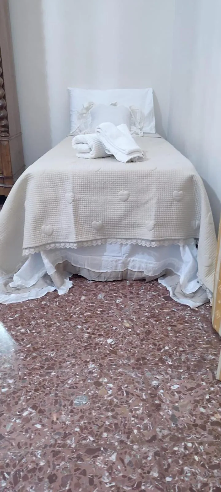 Bed in Maison Canopée