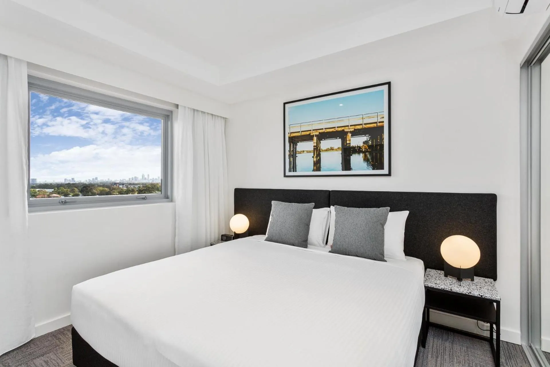 Bed in Quest Watergardens