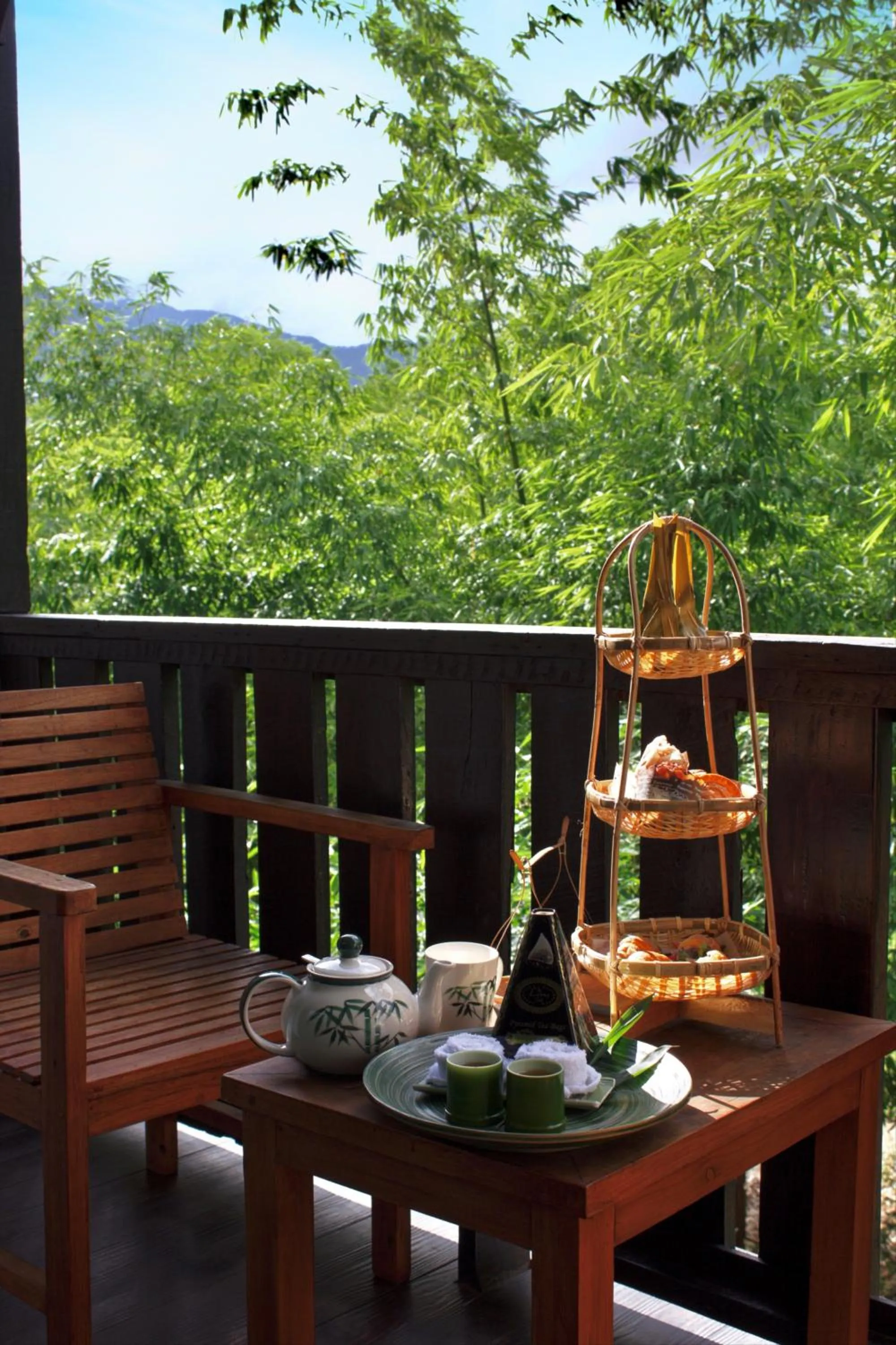 Food and drinks in Bamboori Boutique Resort