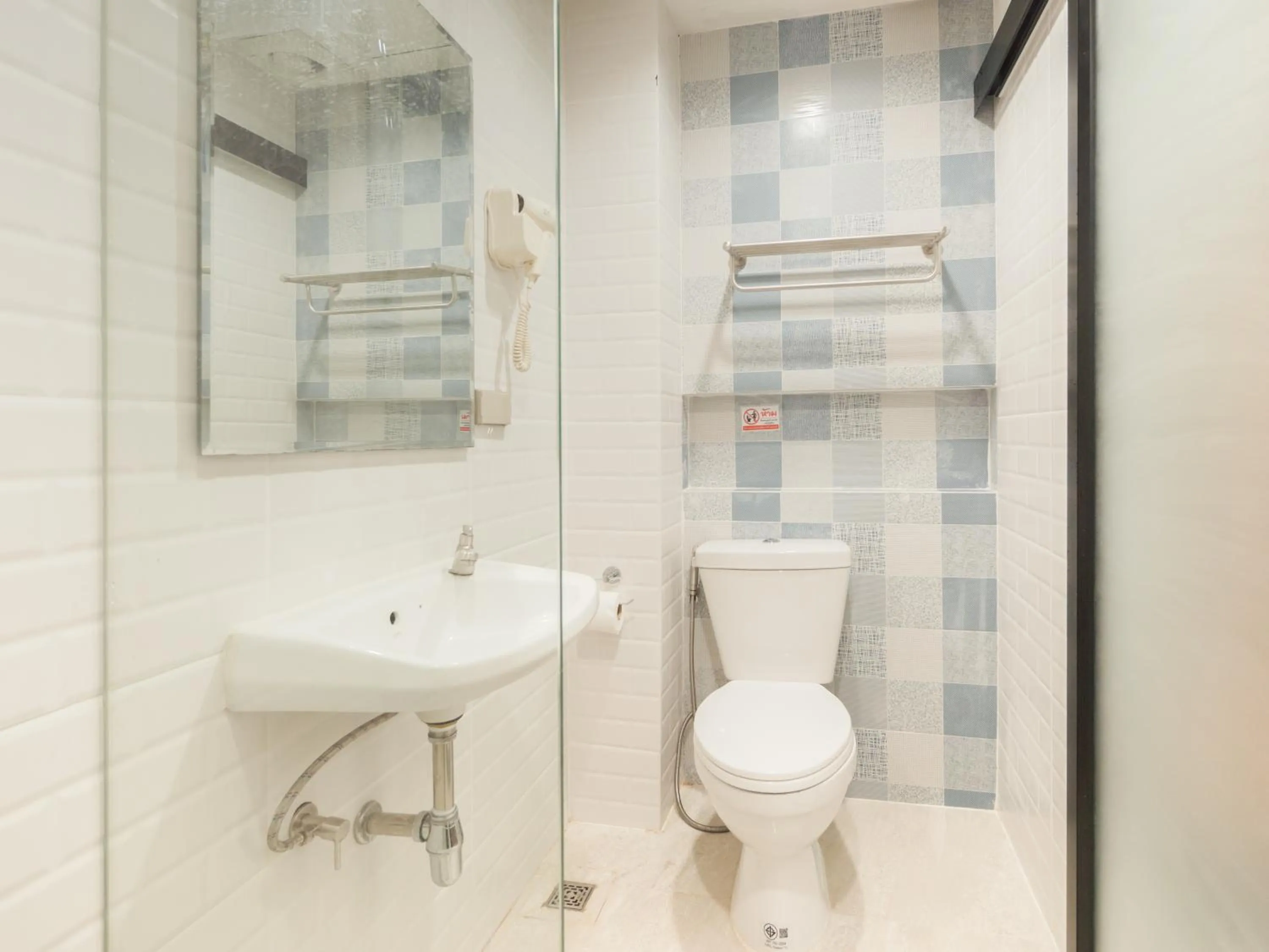 Bathroom in Watergate City