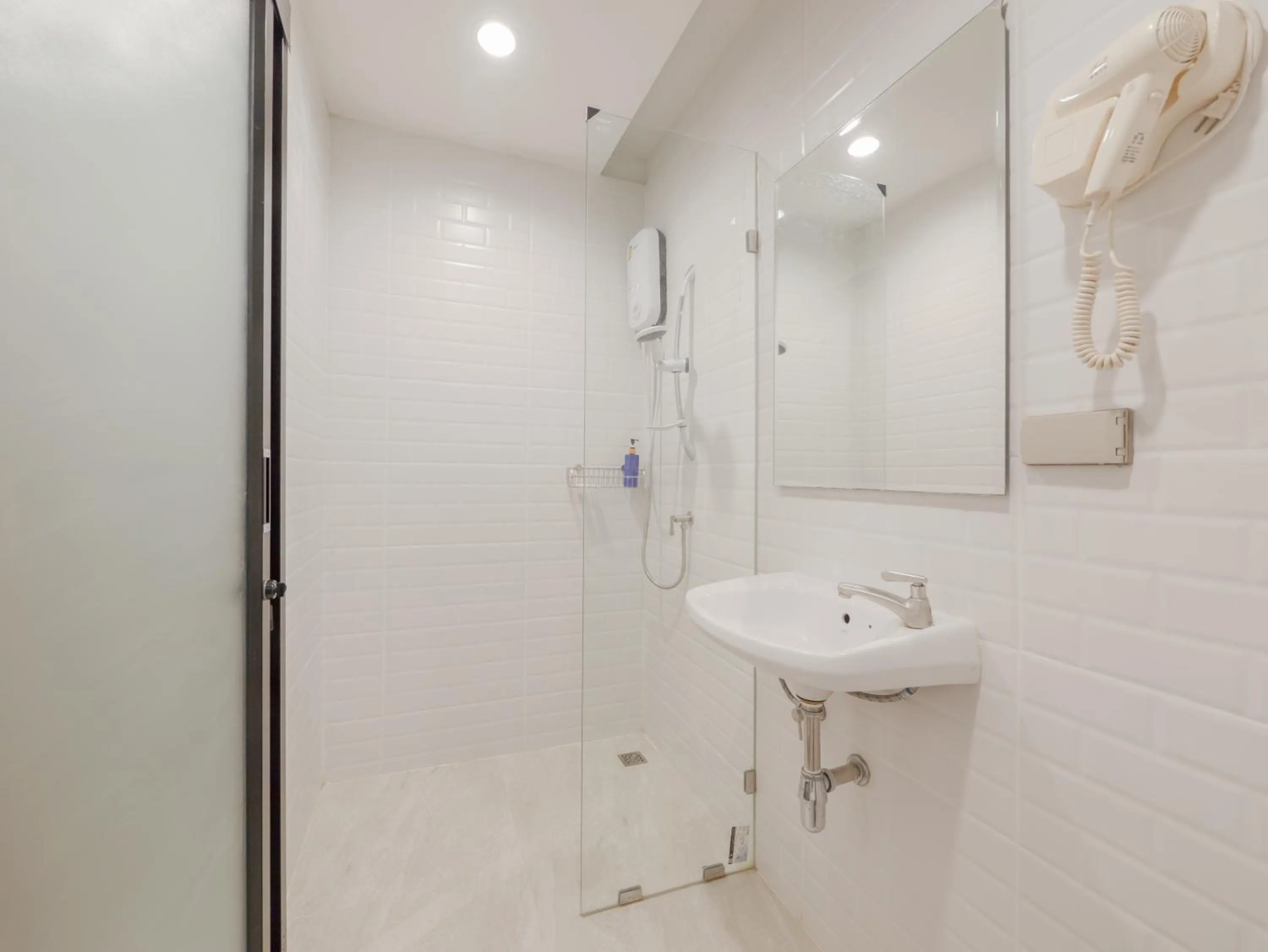 Bathroom in Watergate City